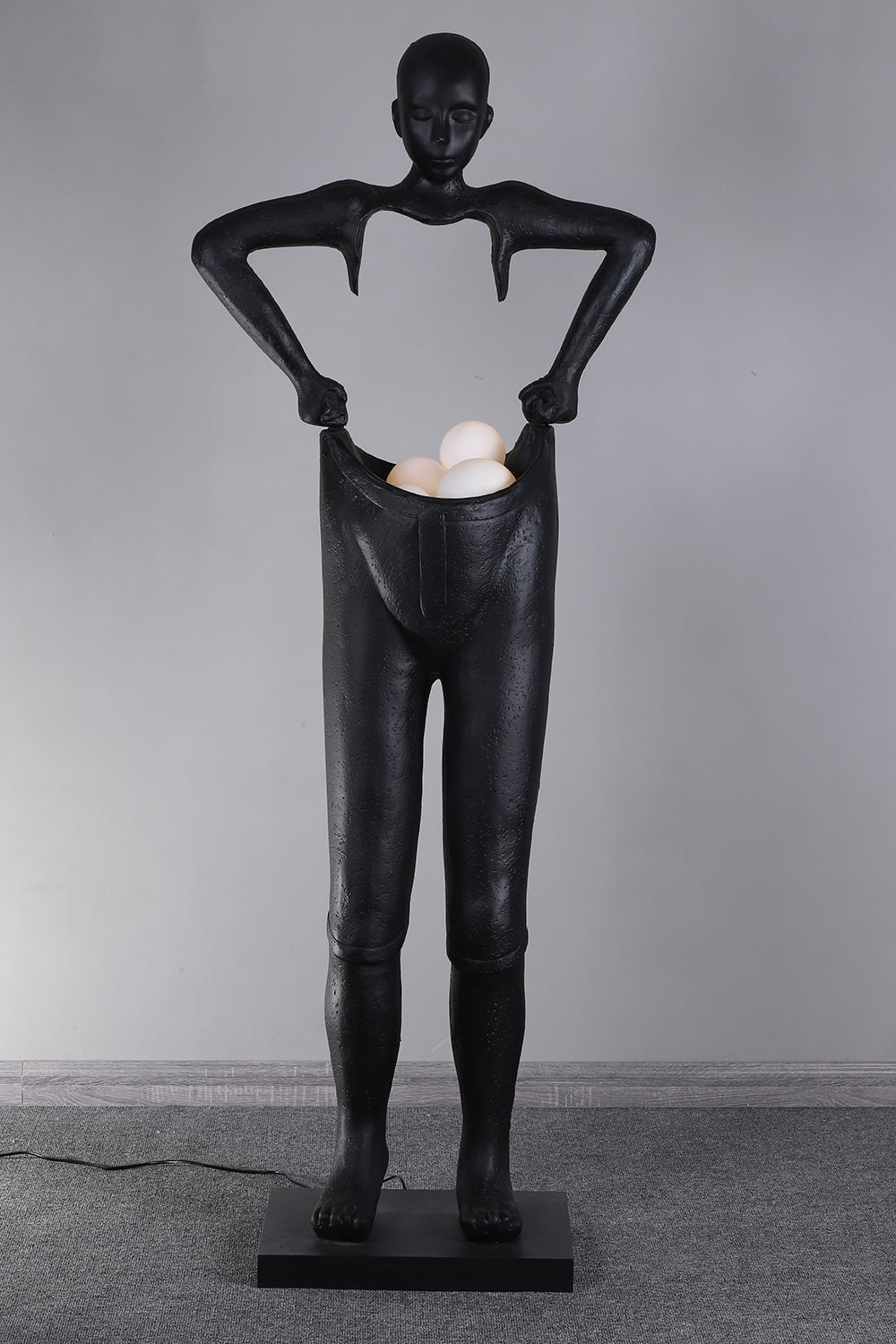 Vamiryra Sculptural Black Floor Lamp