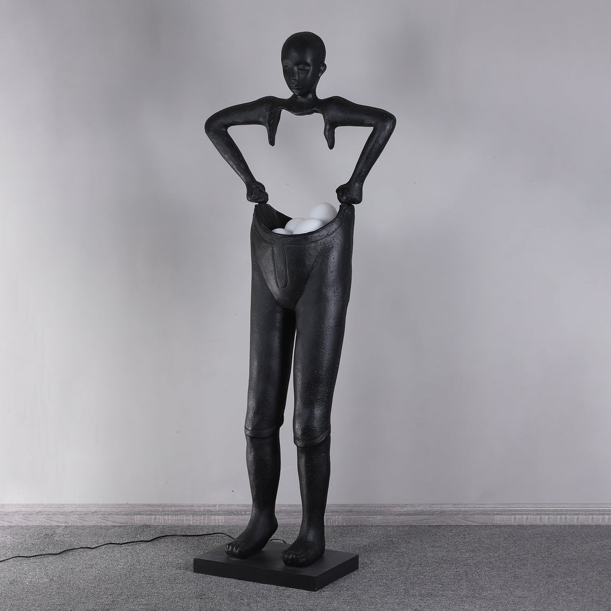 Vamiryra Sculptural Black Floor Lamp