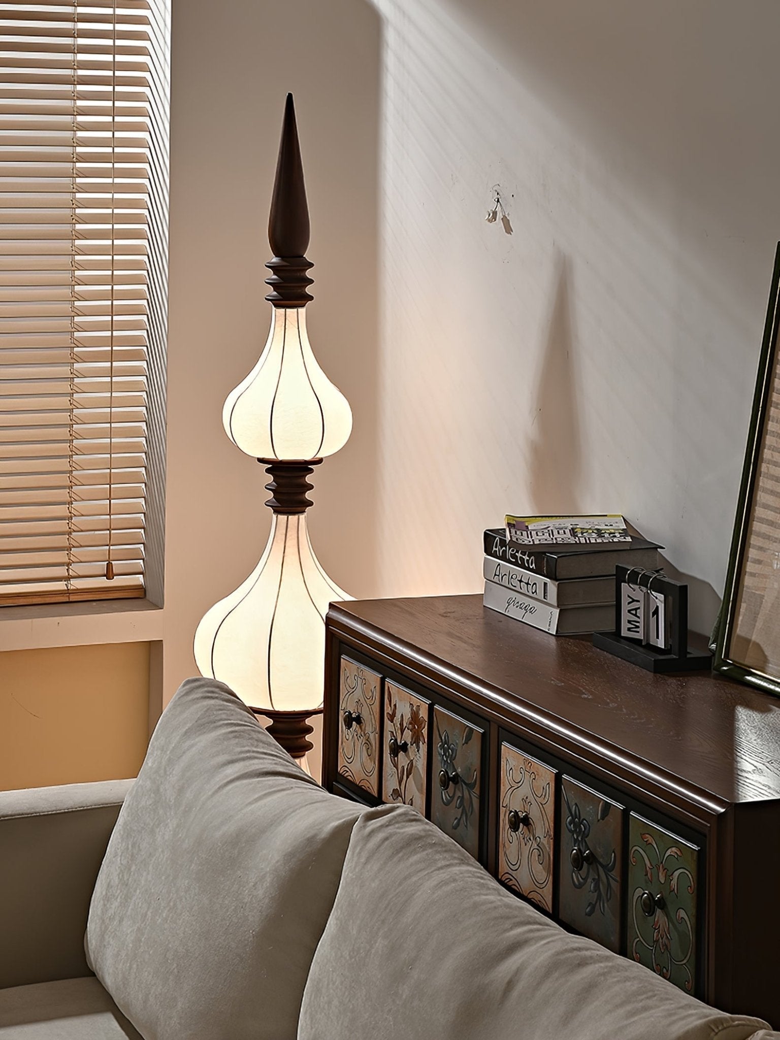 Cetalyra Tiered Gourd Floor Lamp