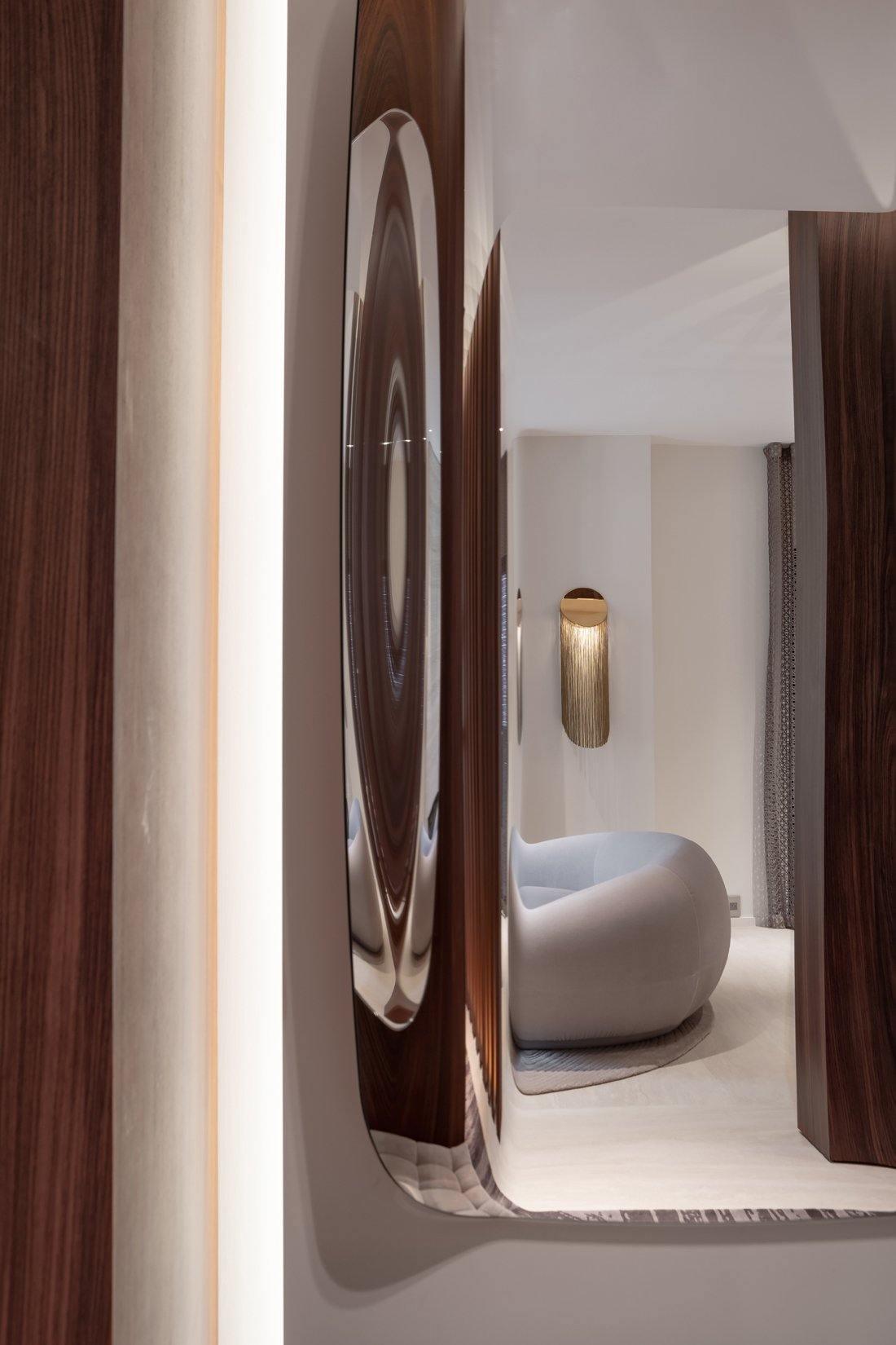 Aursilila Premium Art Sconce Wall lamp