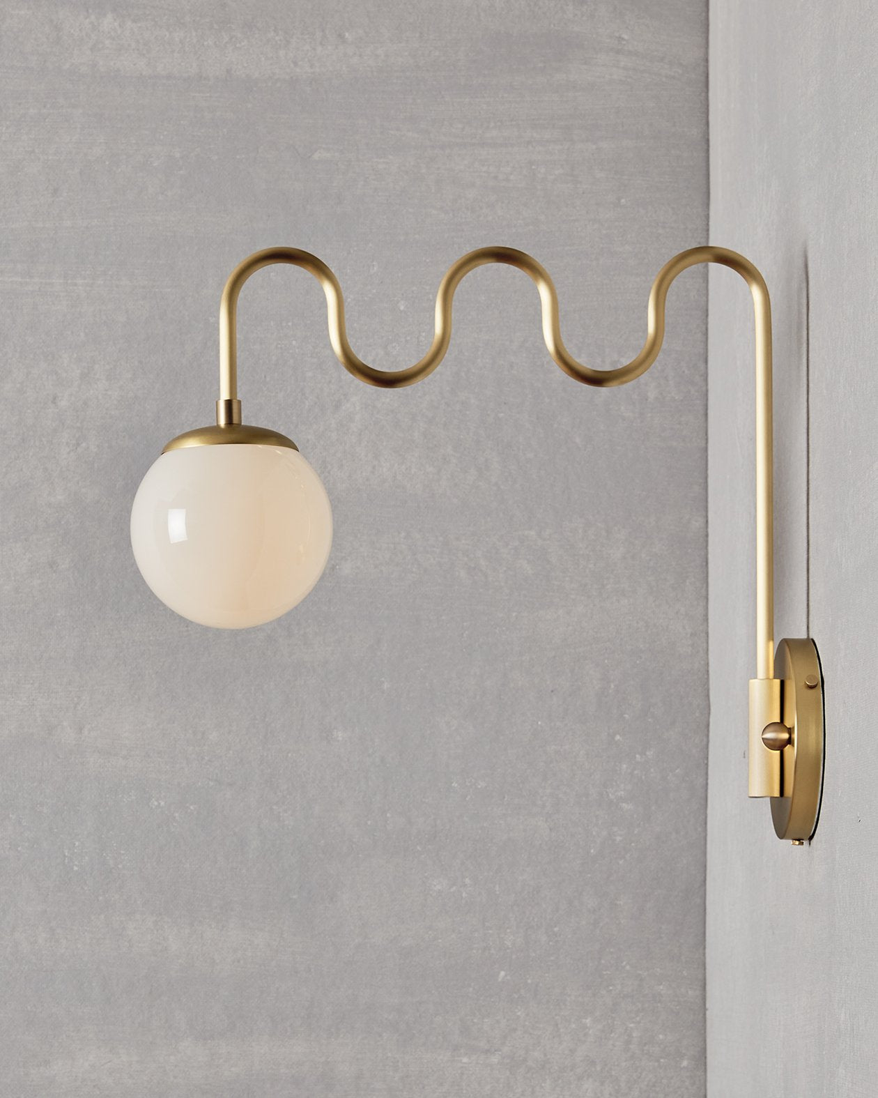 Averyn Wall Lamp