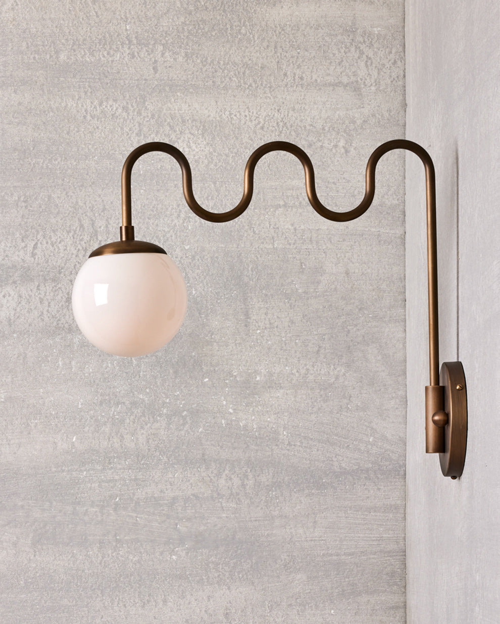 Averyn Wall Lamp