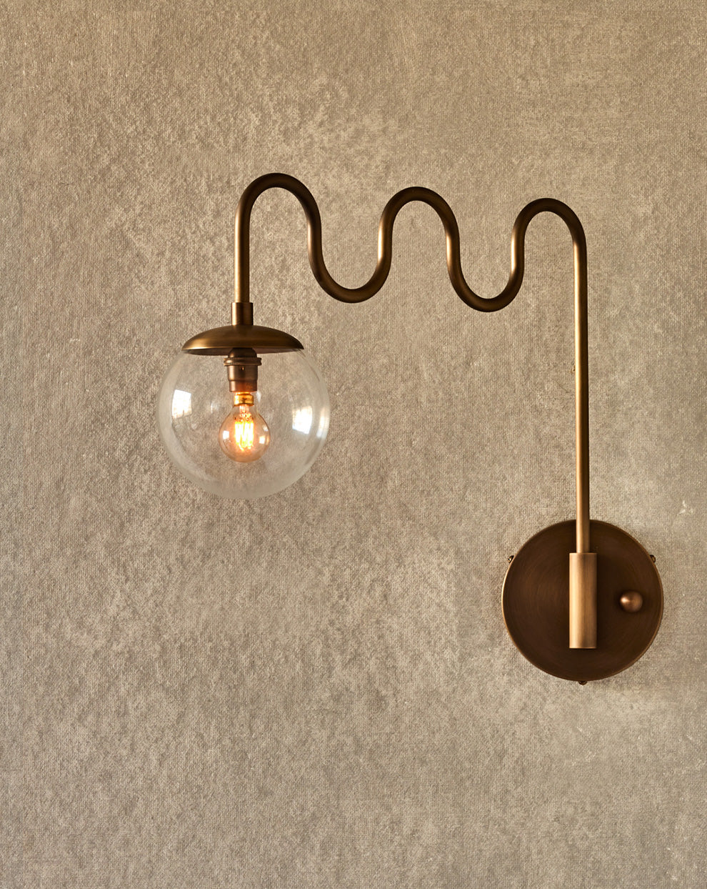 Averyn Wall Lamp