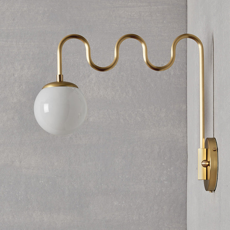 Averyn Wall Lamp