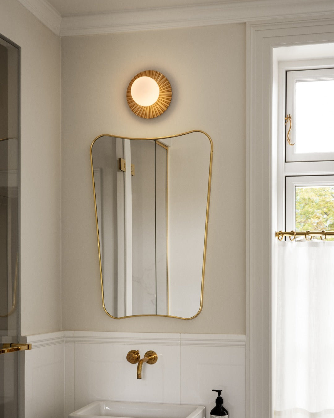 Irinor Premium Nordic Art Brass Wall Lamp