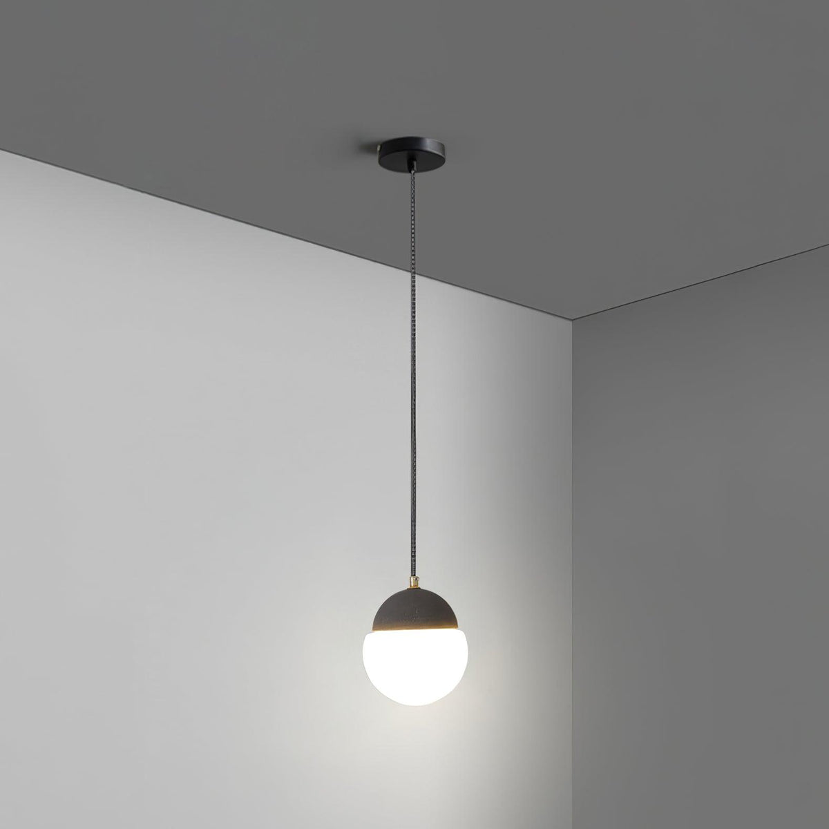 Ilraearis Glass Pendant Light