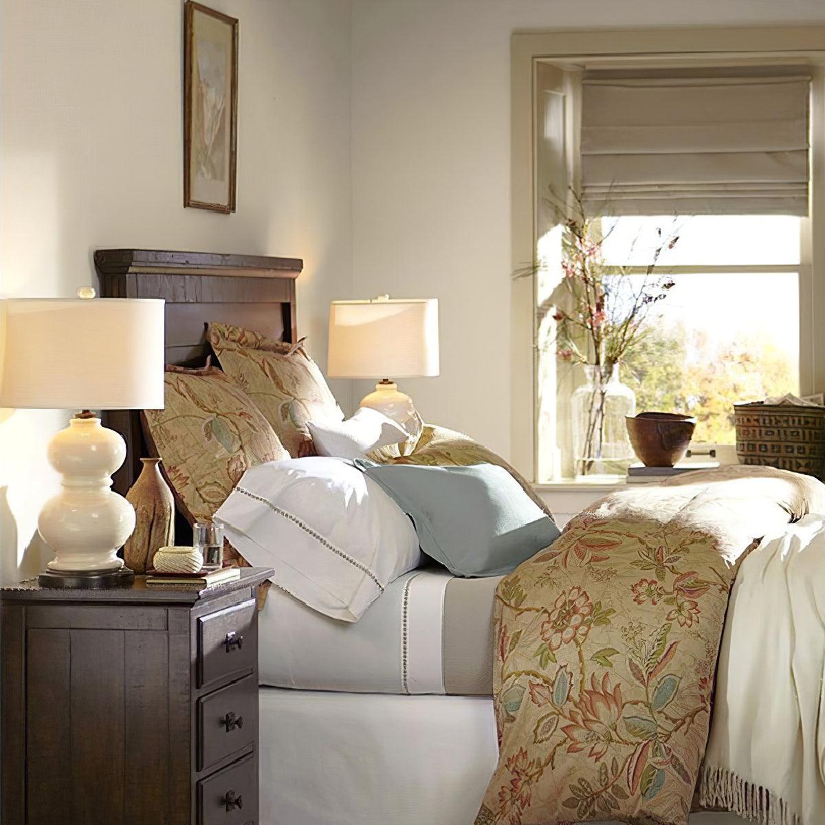 Velivella Modern Table Lamp