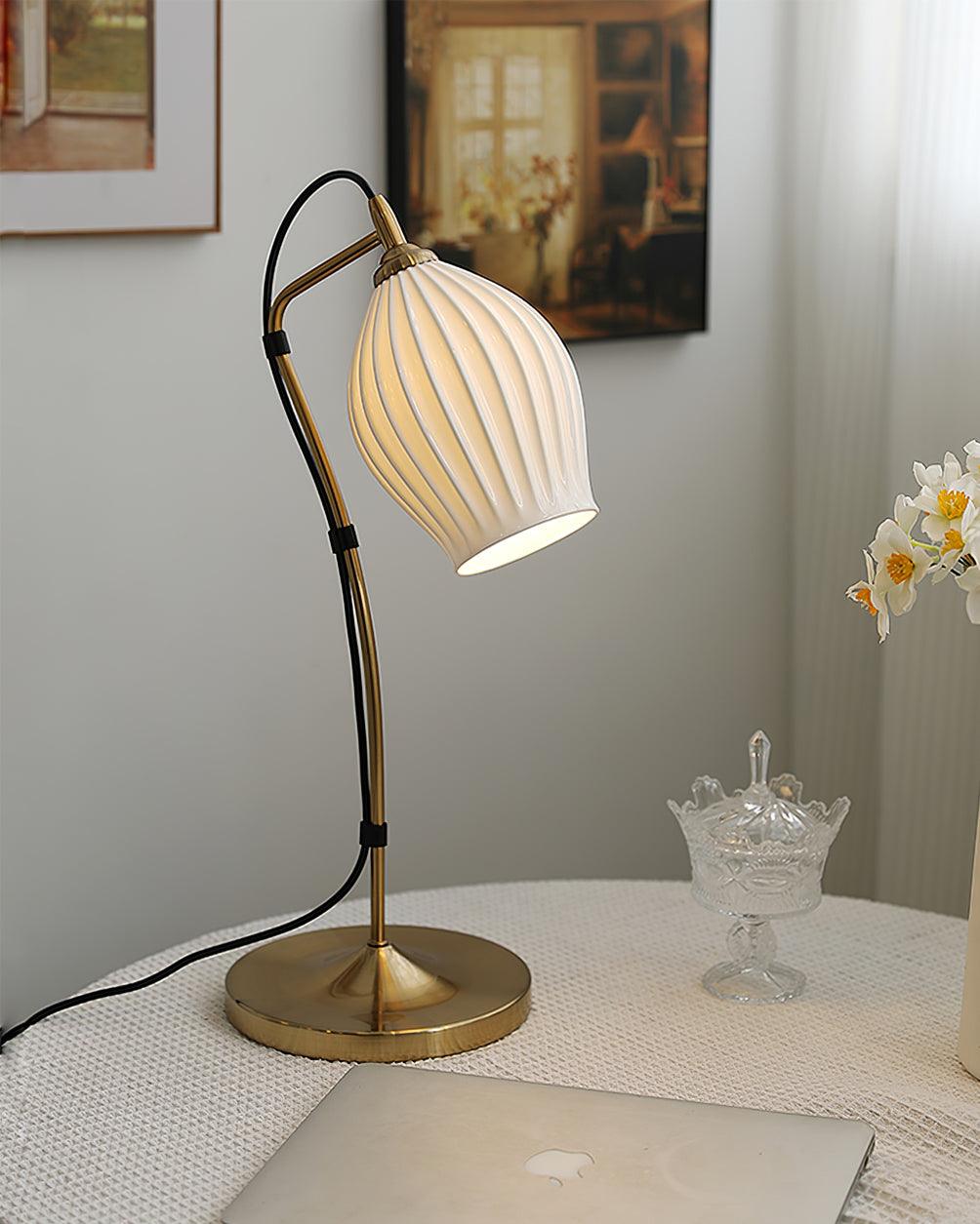 Cirarina Vintage Table Lamp
