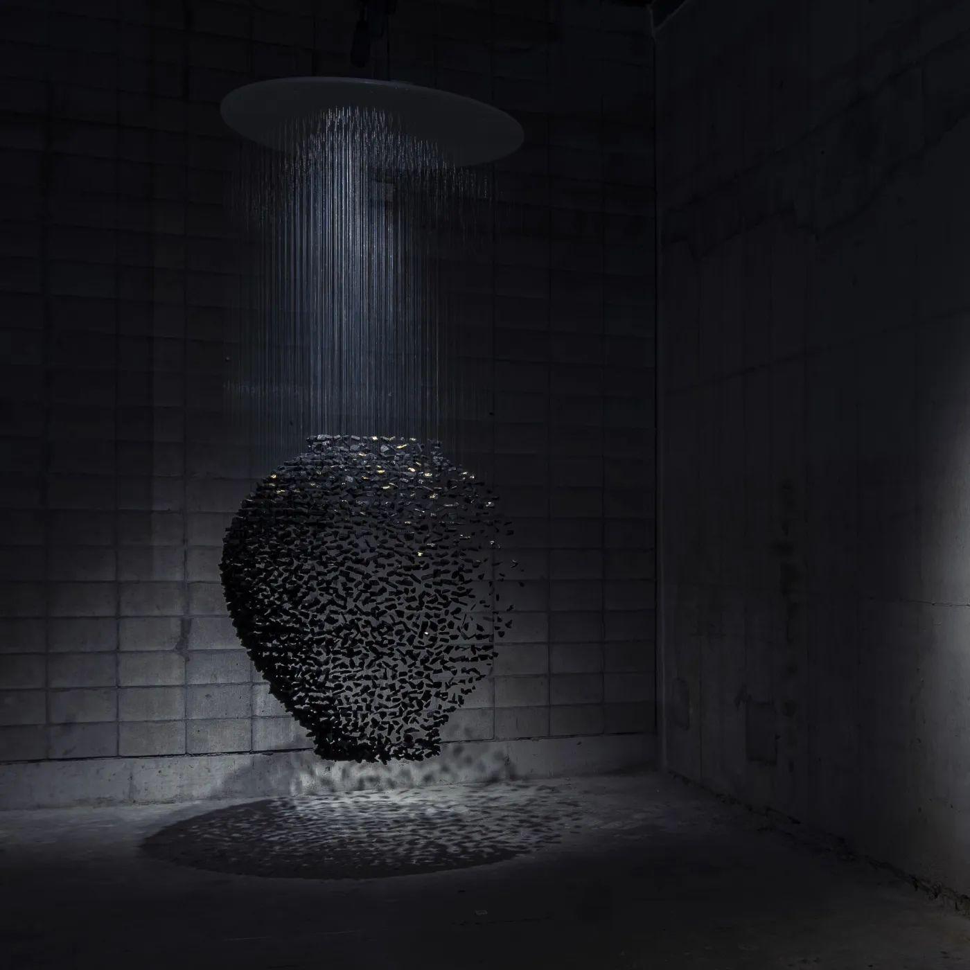 Orinridge Black Stones Chandelier