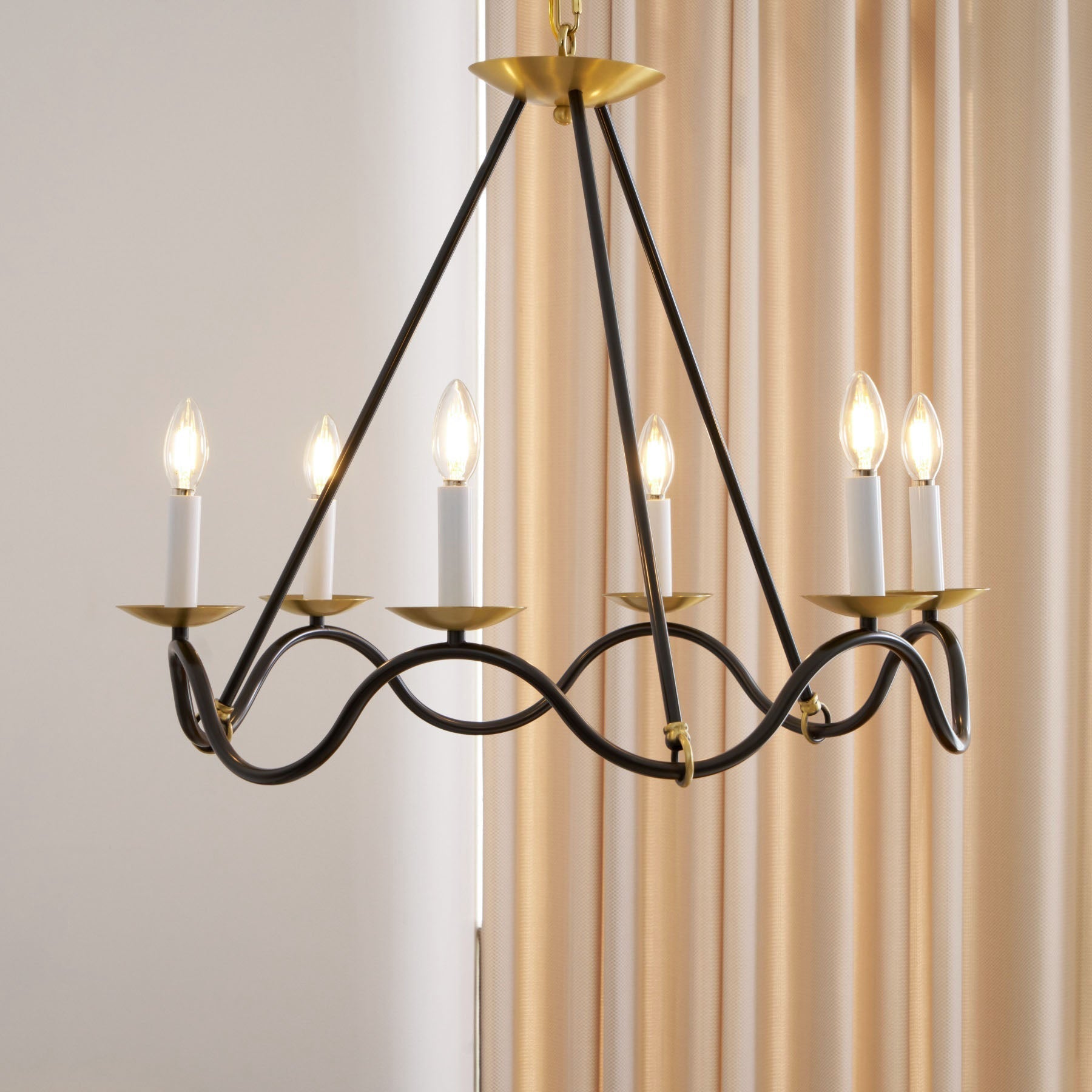 Evenor Elegance Vintage Brass Chandelier