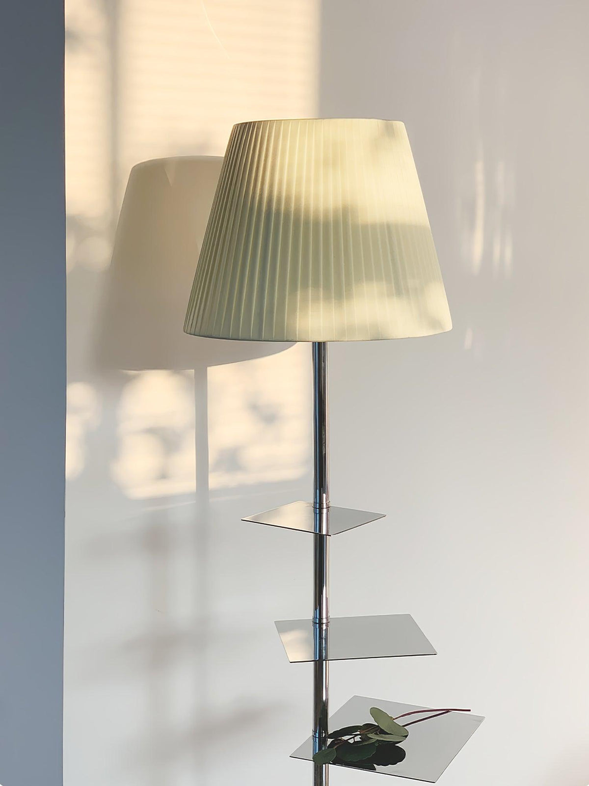 Wavlen Fabric Contemporary Table Floor Lamp