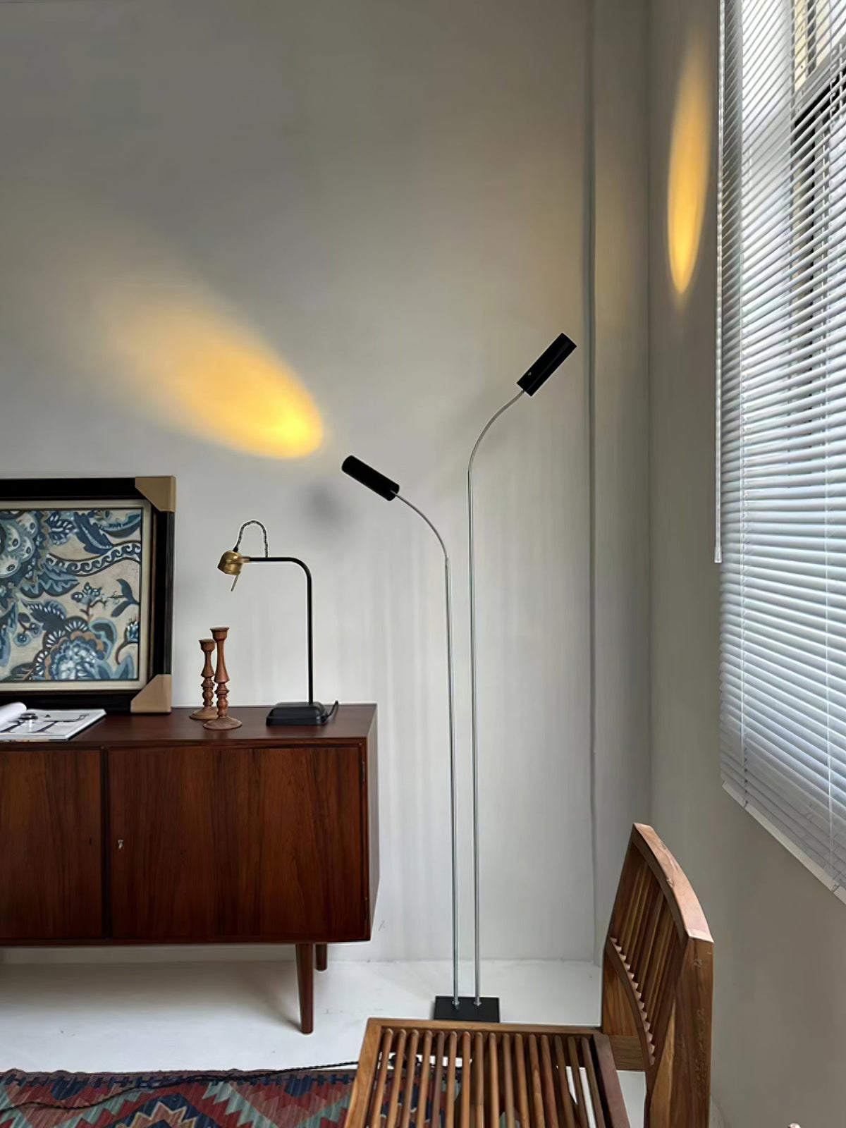Telum Minimalist Black Floor Lamp