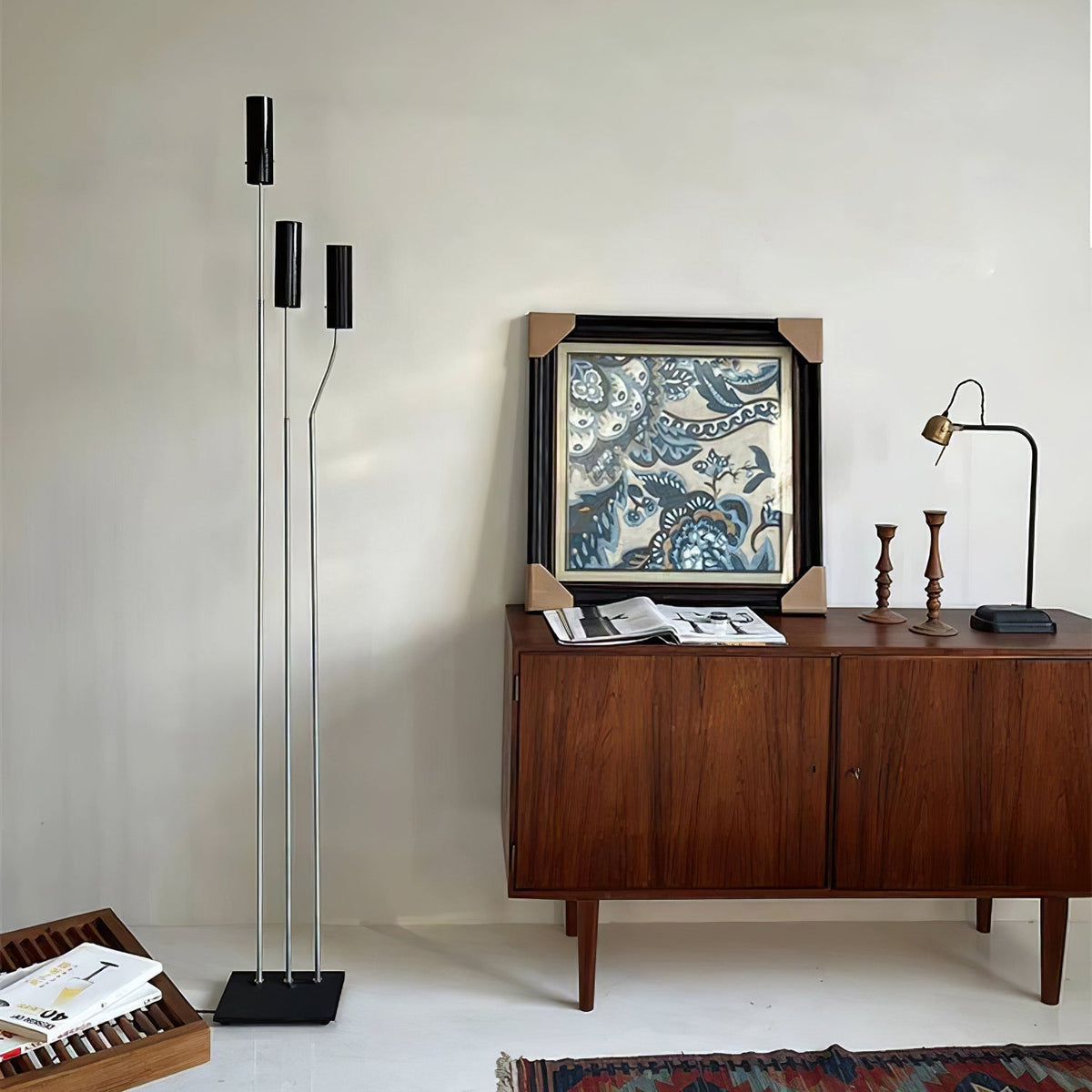 Telum Minimalist Black Floor Lamp