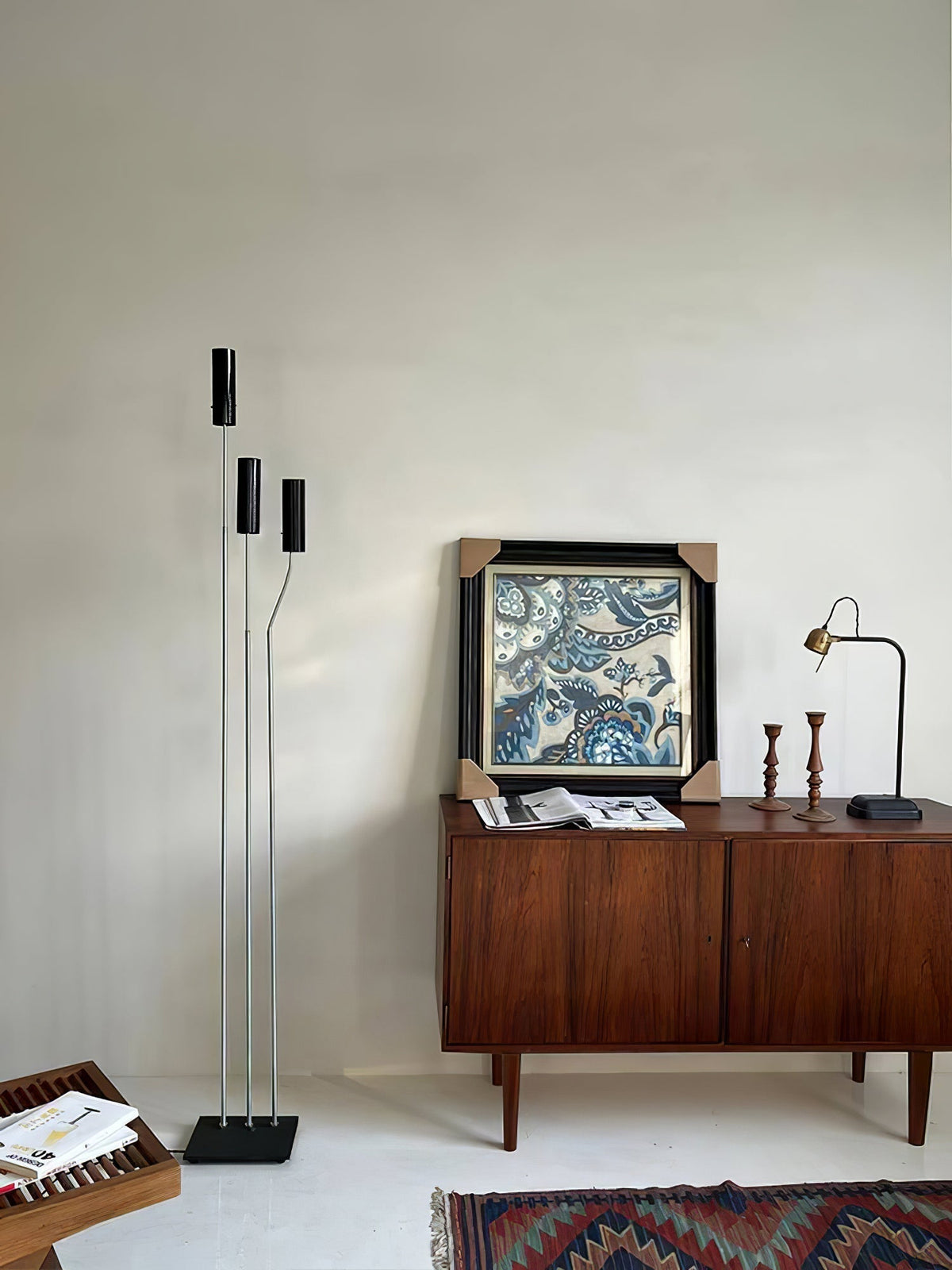 Telum Minimalist Black Floor Lamp
