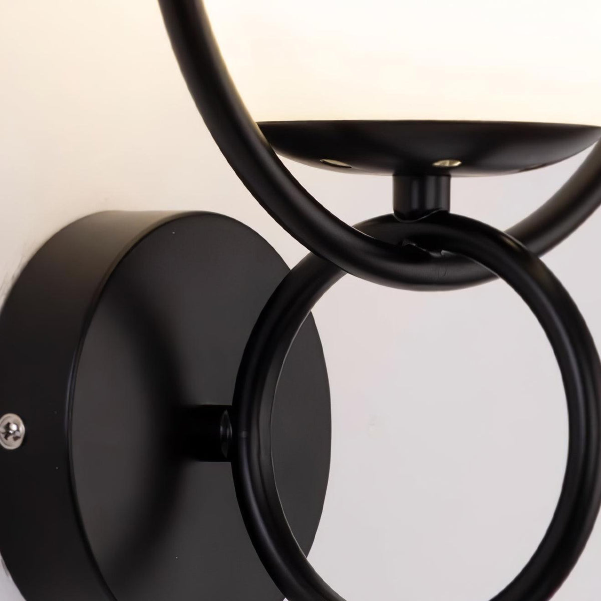 Jaxon Minimalist Wall Lamp