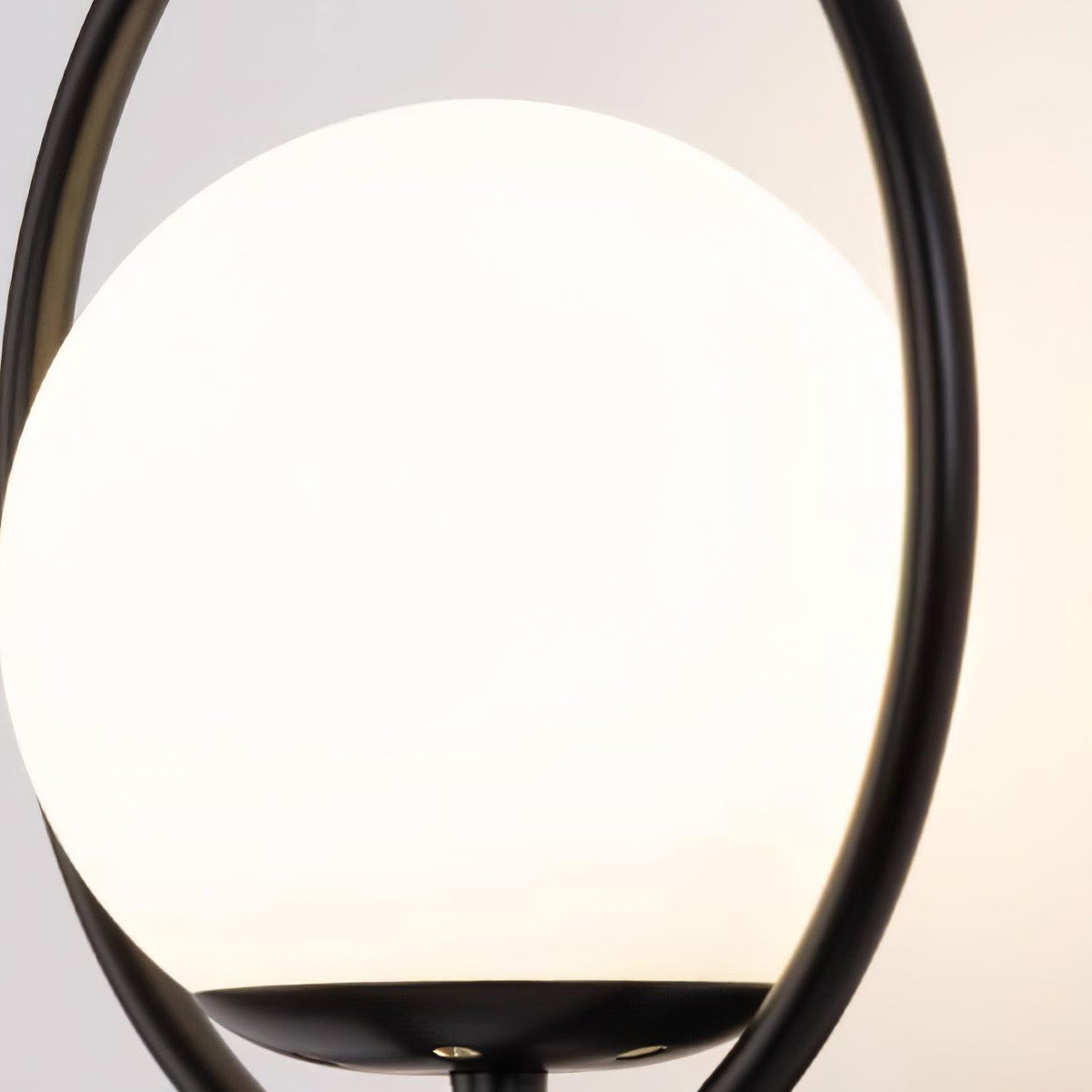 Jaxon Minimalist Wall Lamp