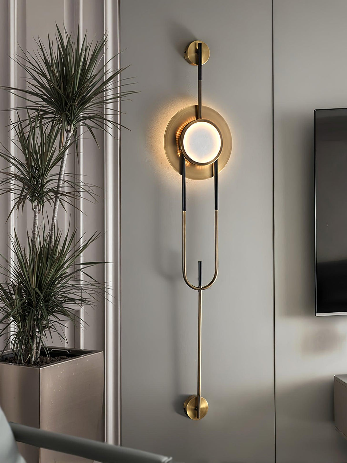 Miles Modern Wall Lamp