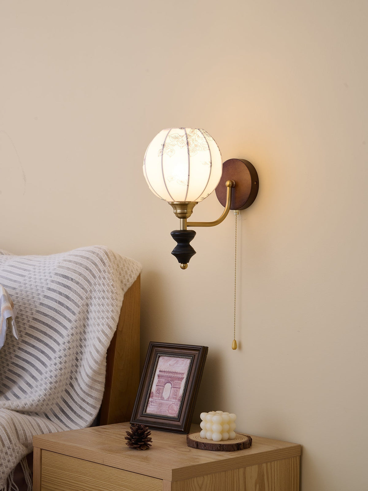 Eshae Premium Nordic Art Fabric Wood Wall Lamp