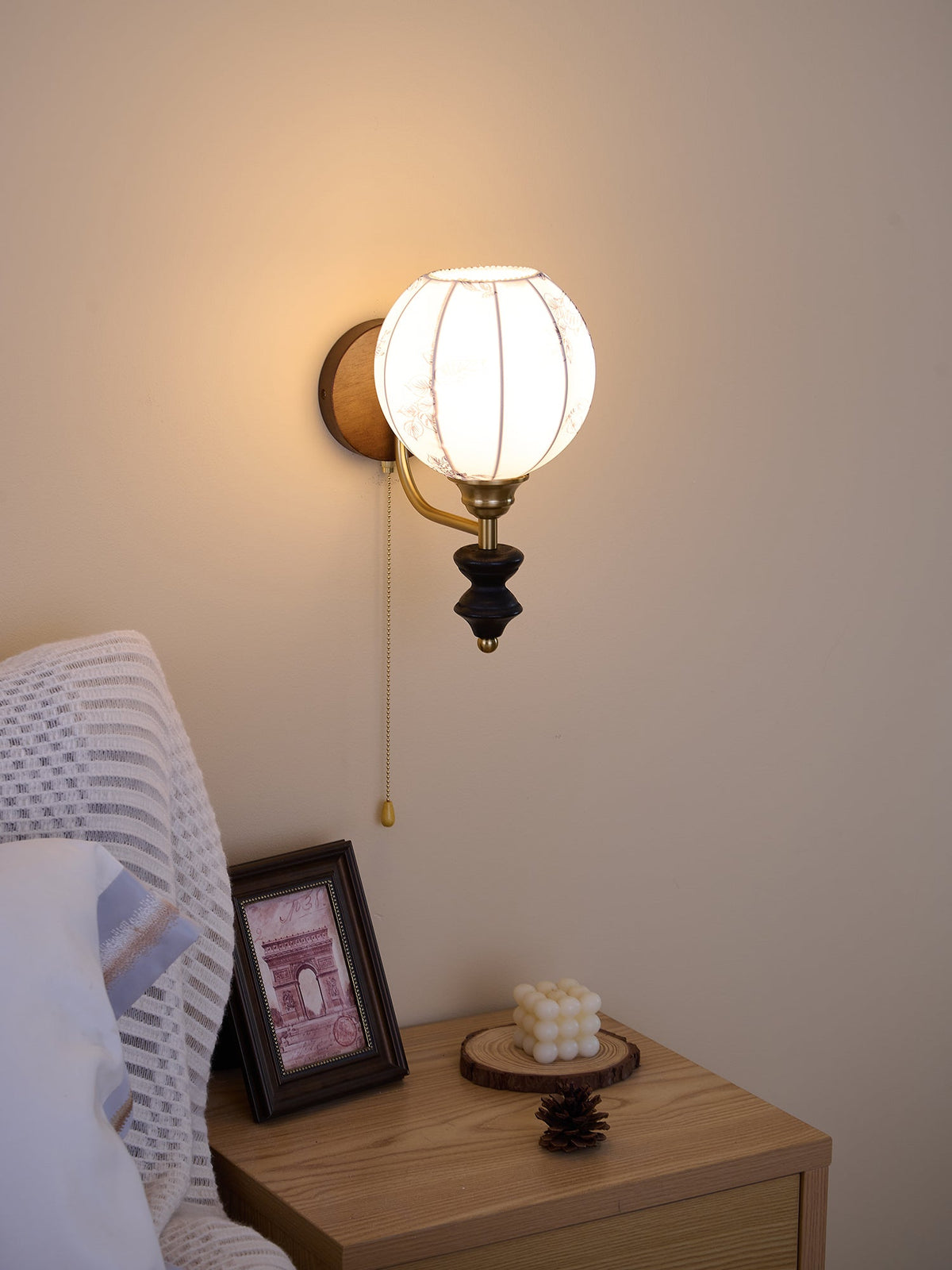 Eshae Premium Nordic Art Fabric Wood Wall Lamp