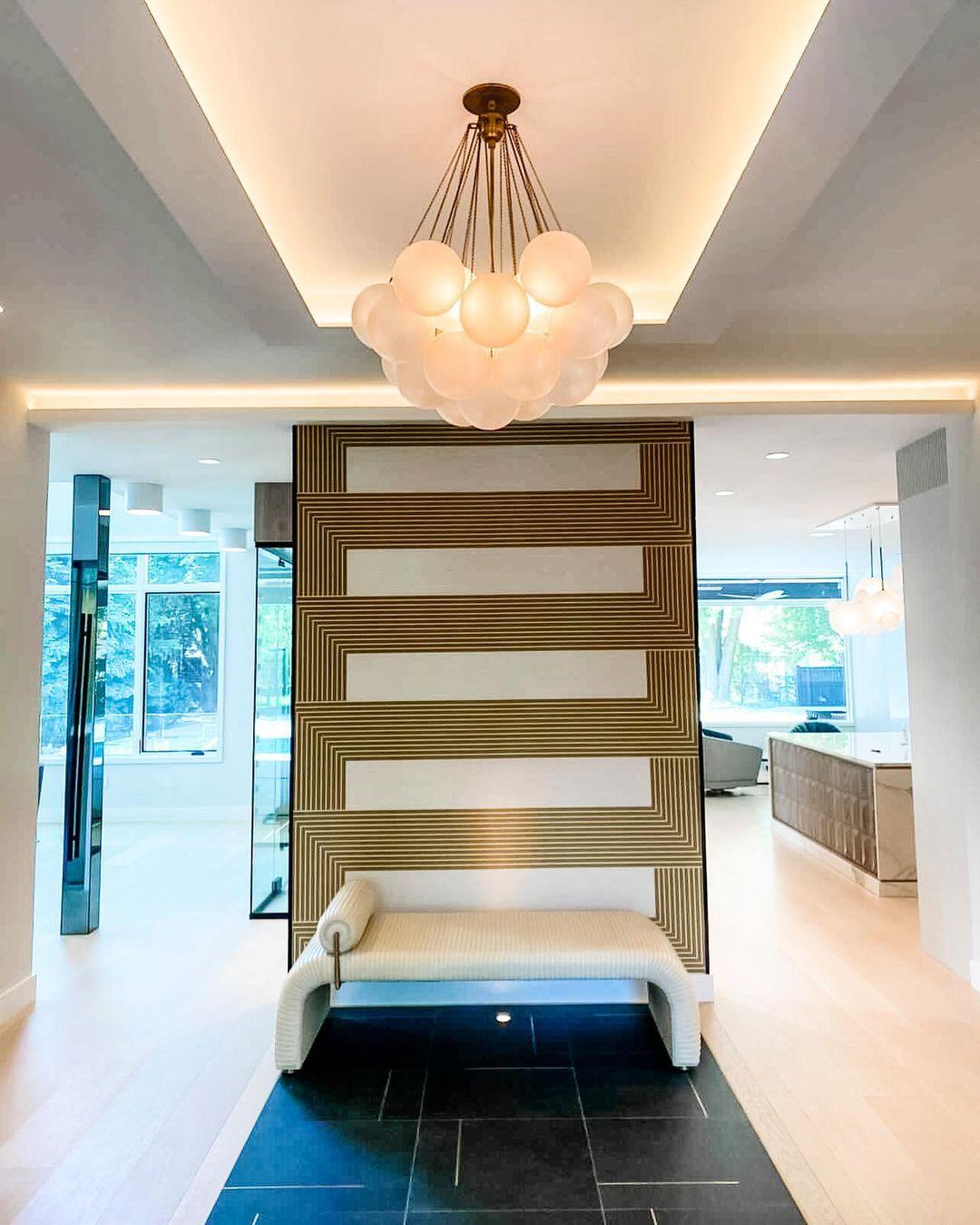 Eiririra Chandelier Bubble Frosted Glass