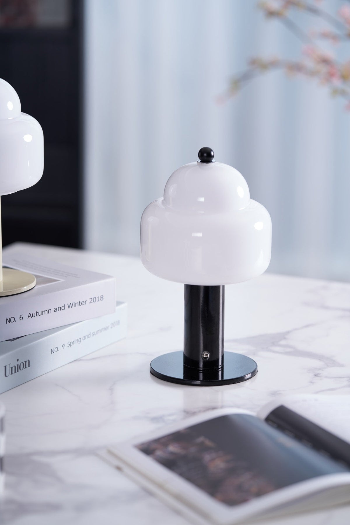 Avenaella Modern Table Lamp