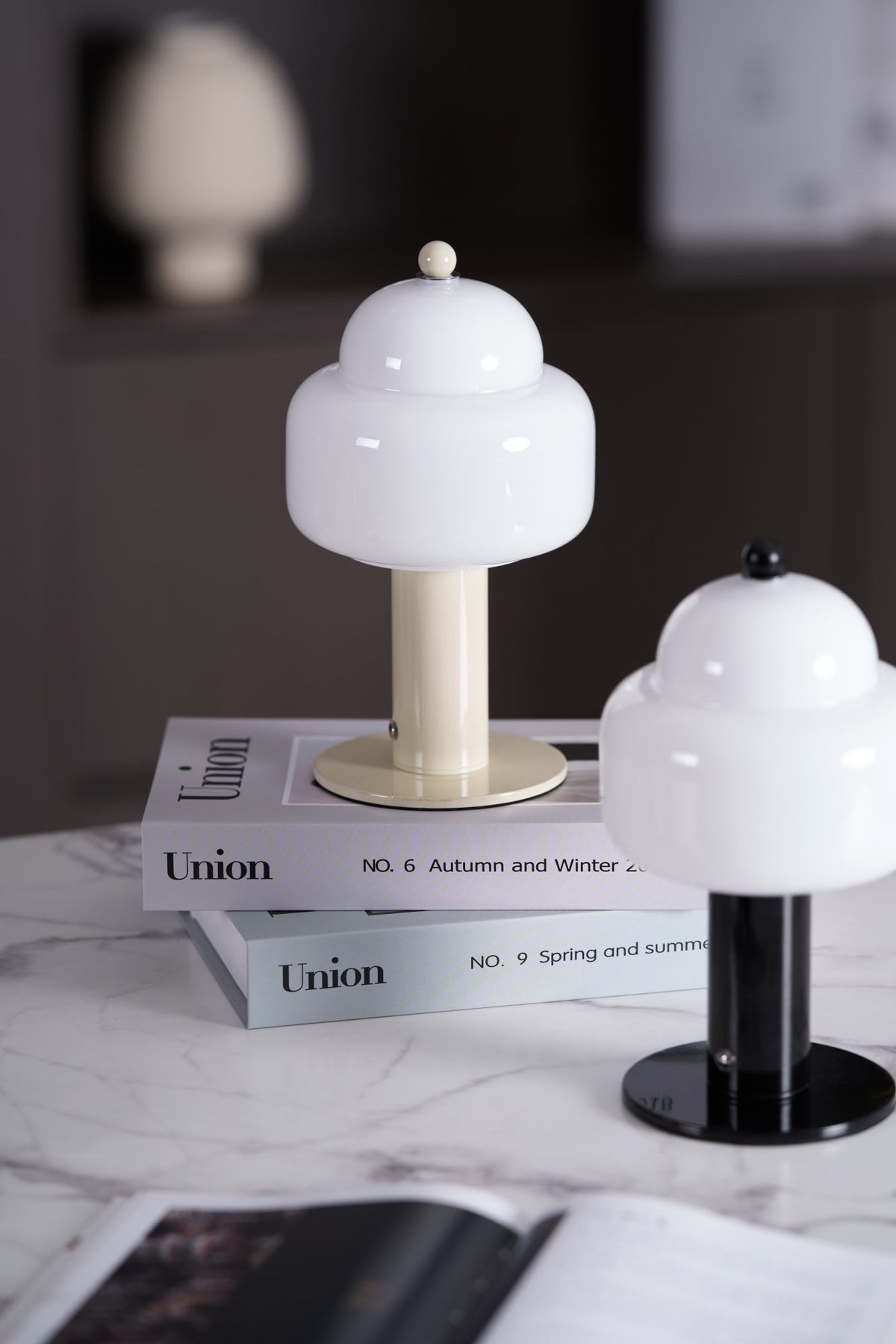 Avenaella Modern Table Lamp