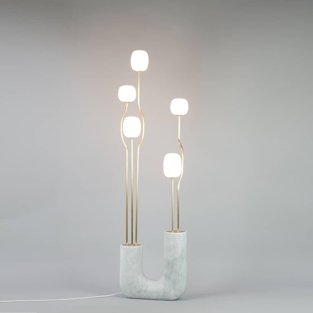 Avenoaya Elegant Comet Floor Lamp