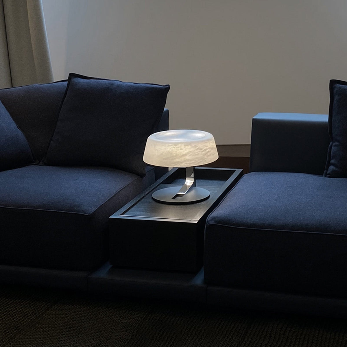 Nysolora Dome Alabaster Table Lamp