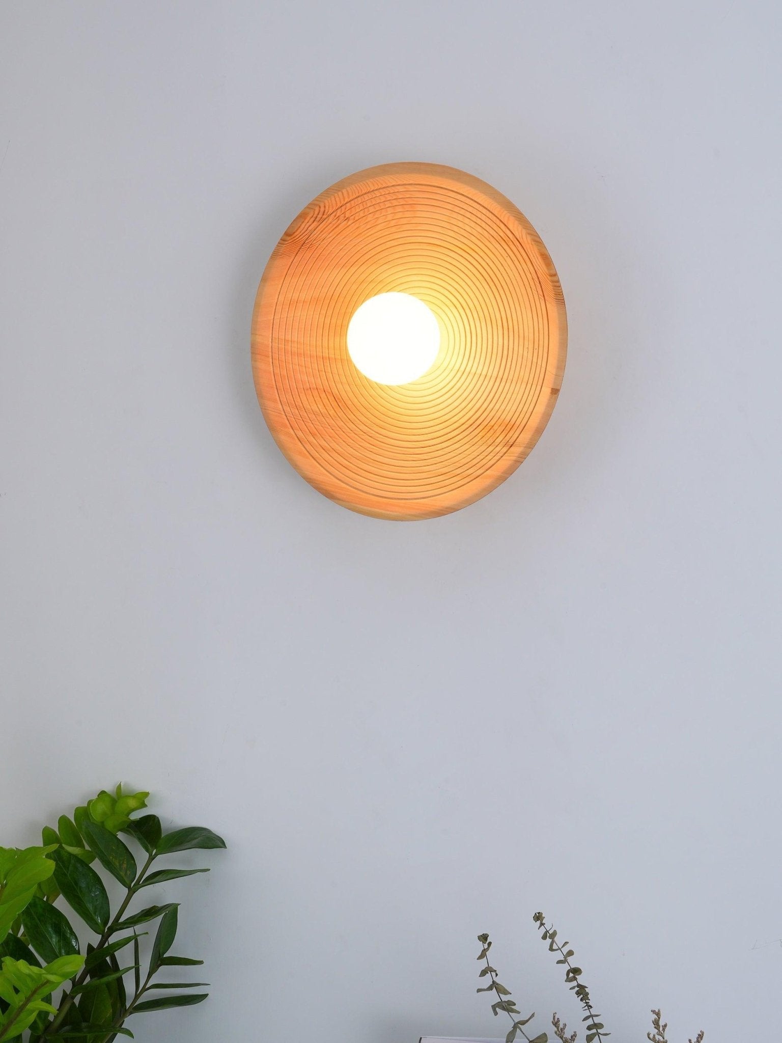 Aldenise Nordic Art Contour Wooden Sconce Wall lamp