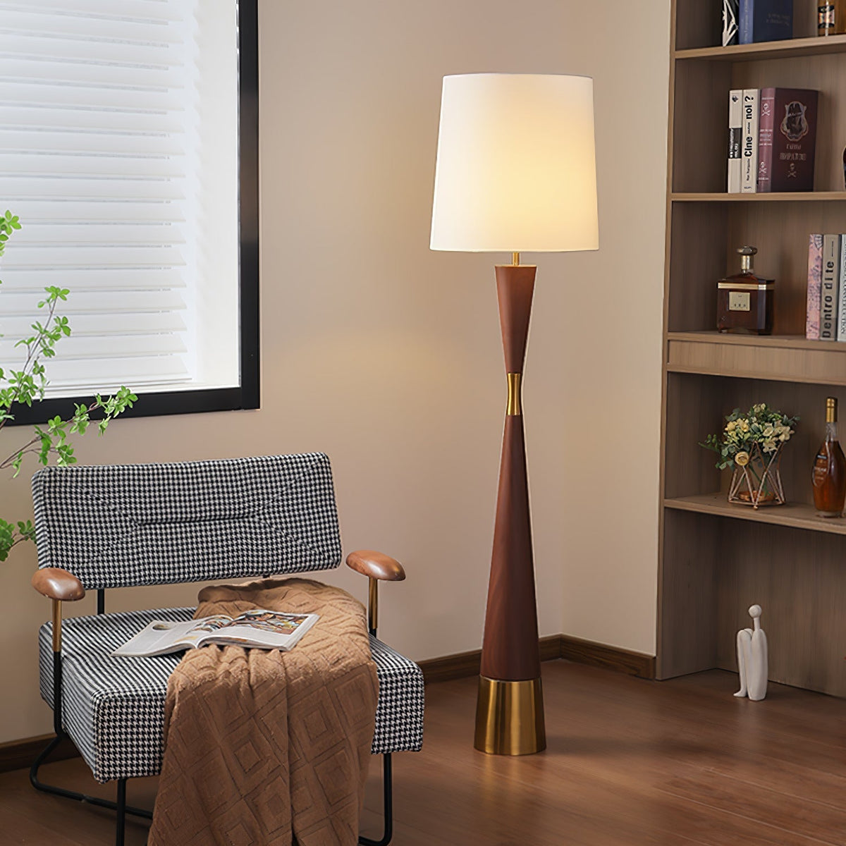 Cicaril Modern Table Lamp