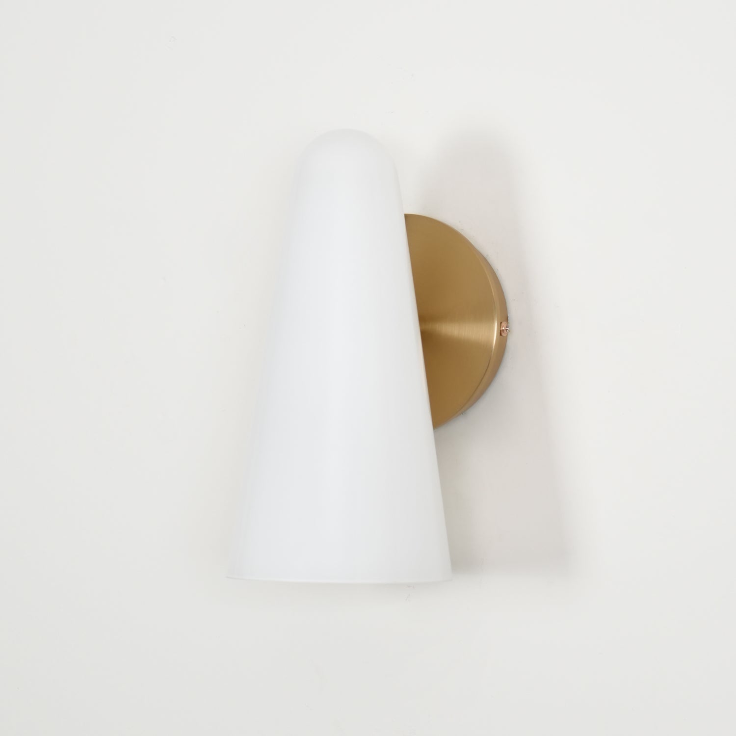 Lioririella Conical Glass Wall Lamp