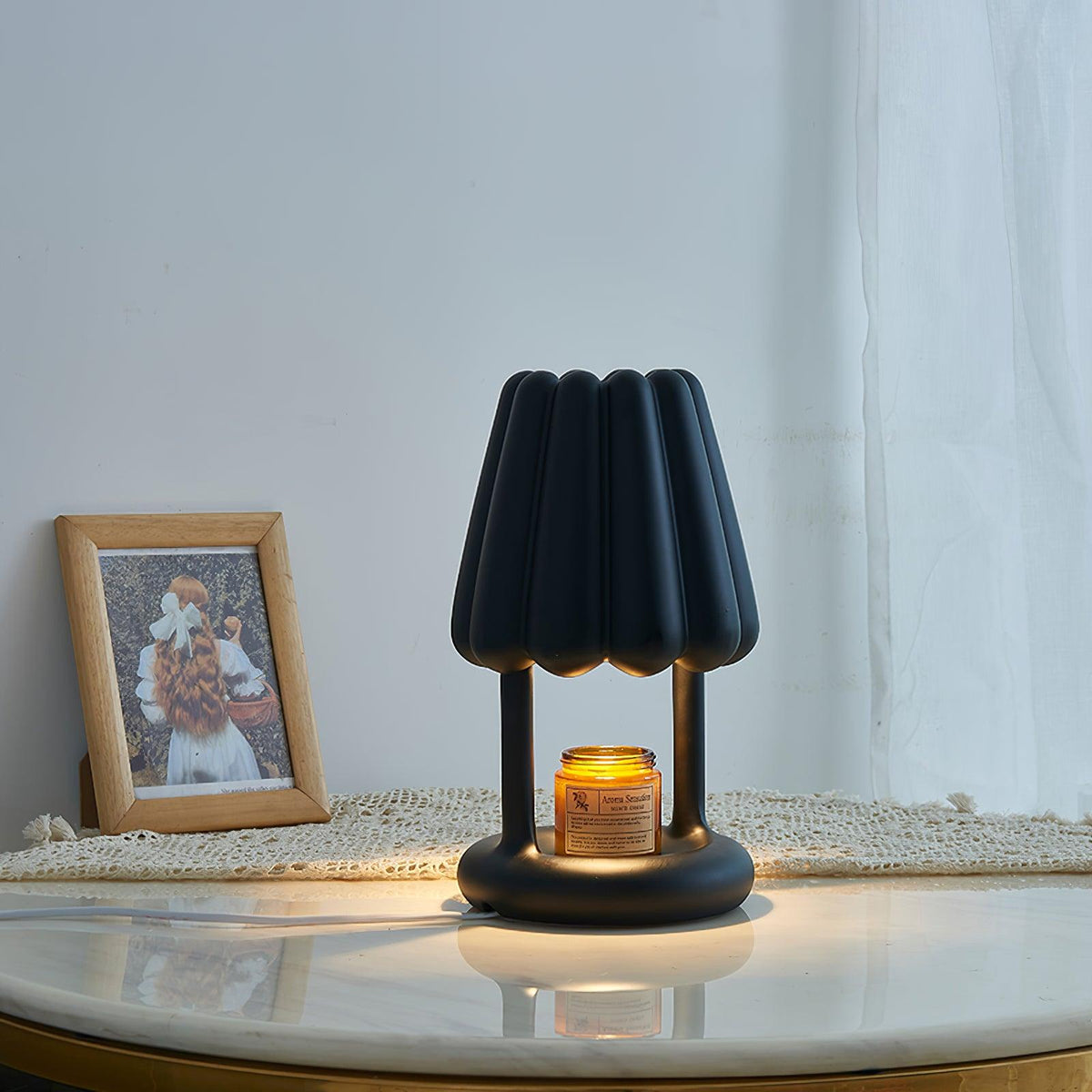 Lucoiella Modern Resin Table Lamp