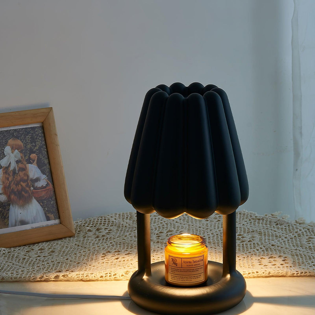 Lucoiella Modern Resin Table Lamp