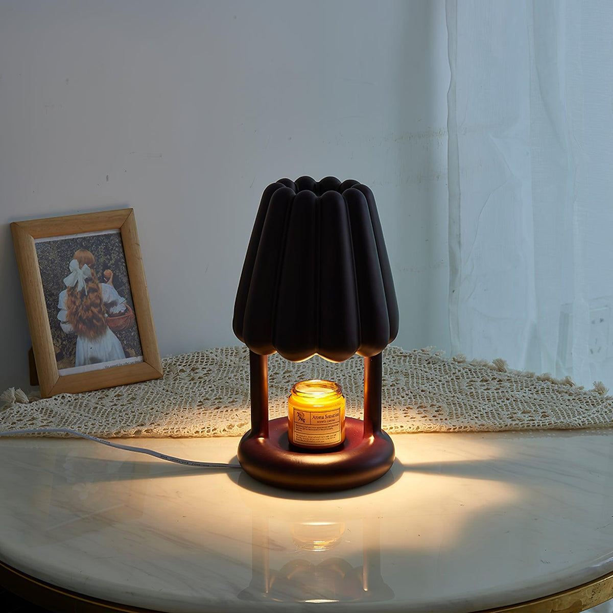 Lucoiella Modern Resin Table Lamp