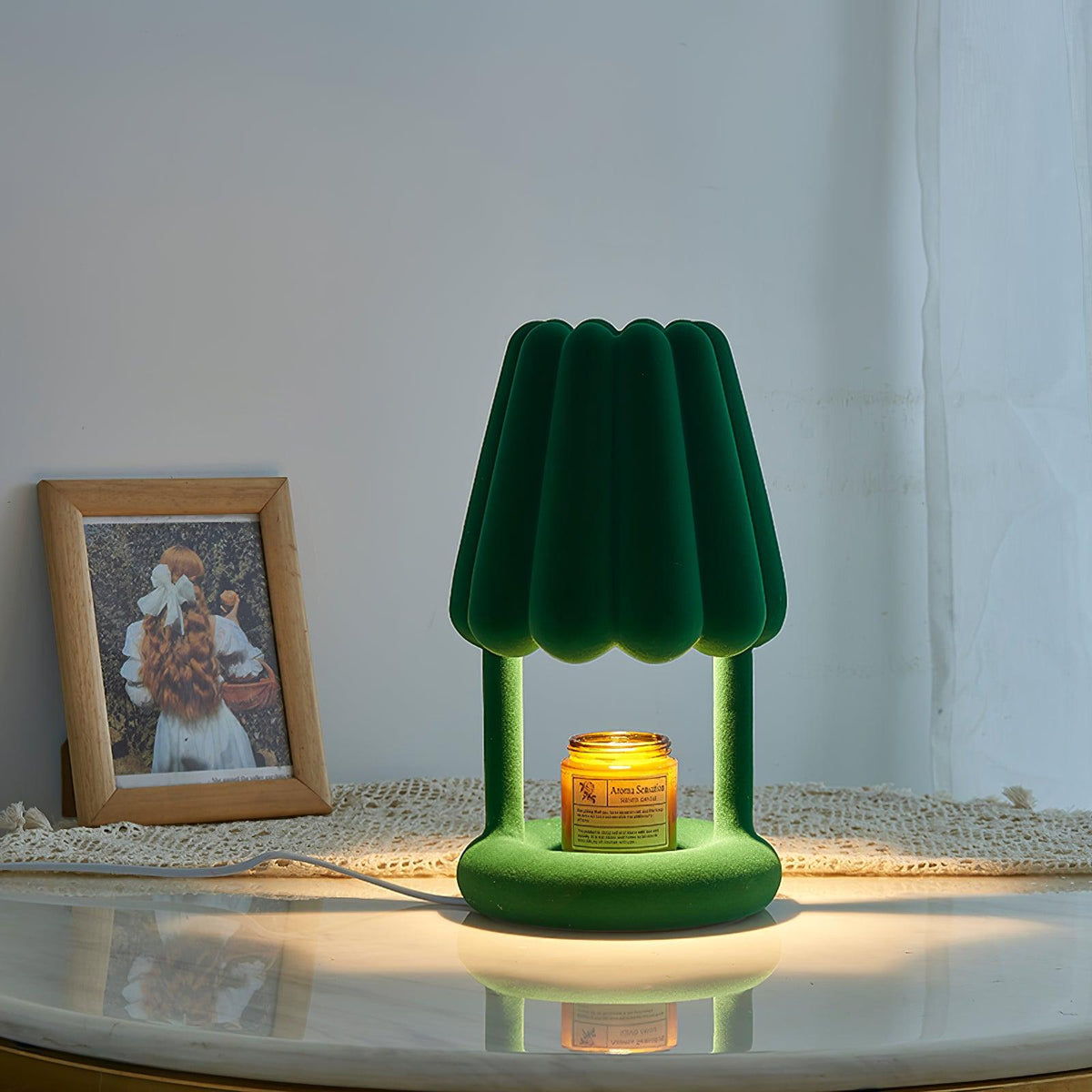 Lucoiella Modern Resin Table Lamp