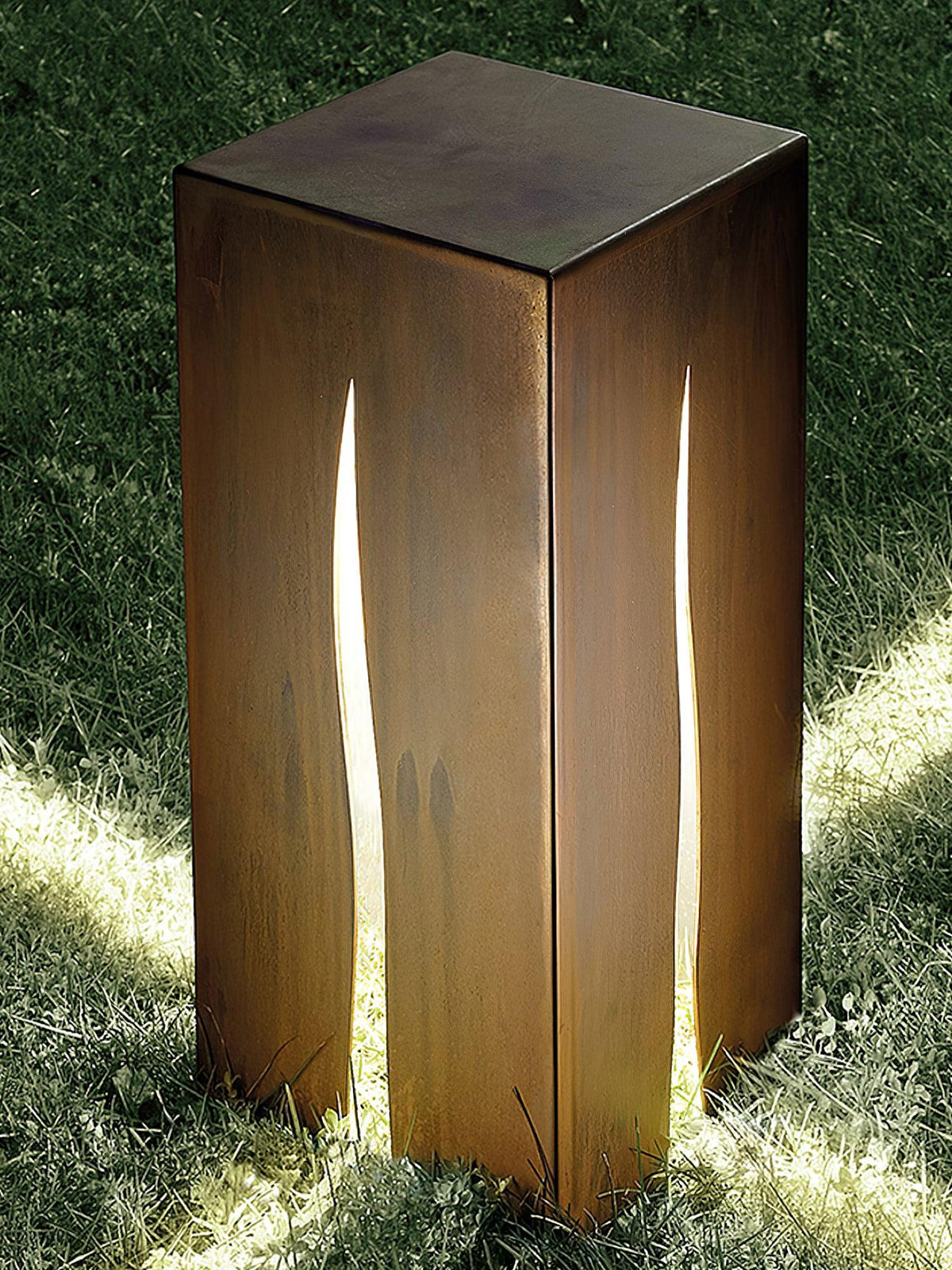 Ugo Outdoor Light Crack Cube