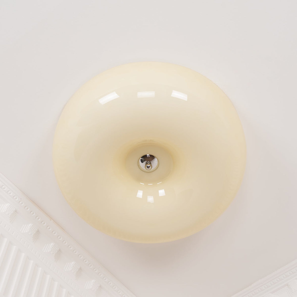 Velisiel Chandelier Cream Pudding with Blown Glass