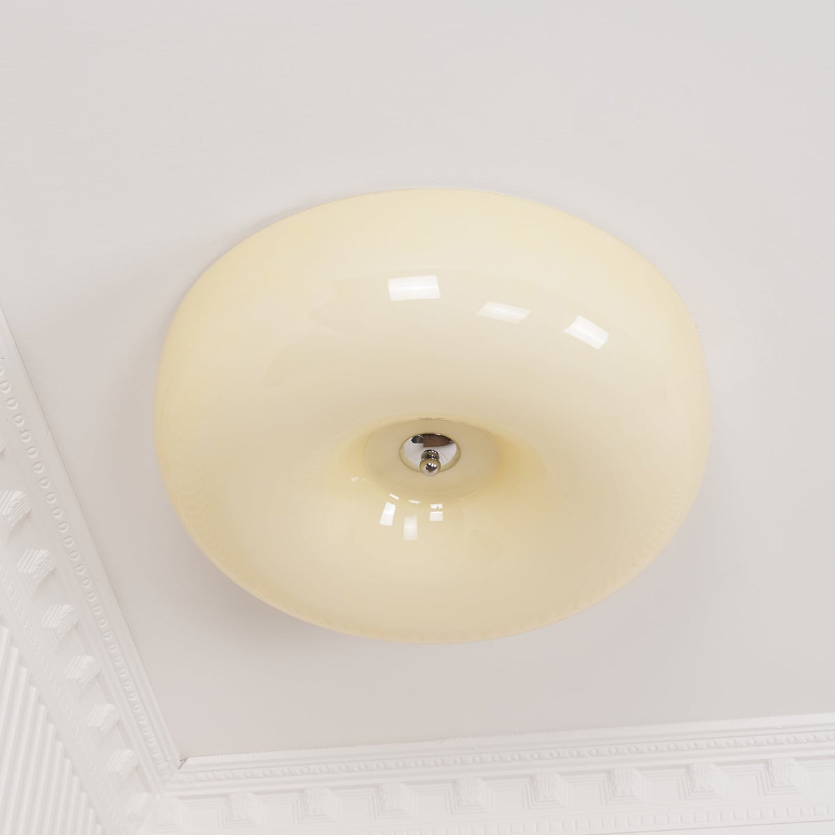 Velisiel Chandelier Cream Pudding with Blown Glass