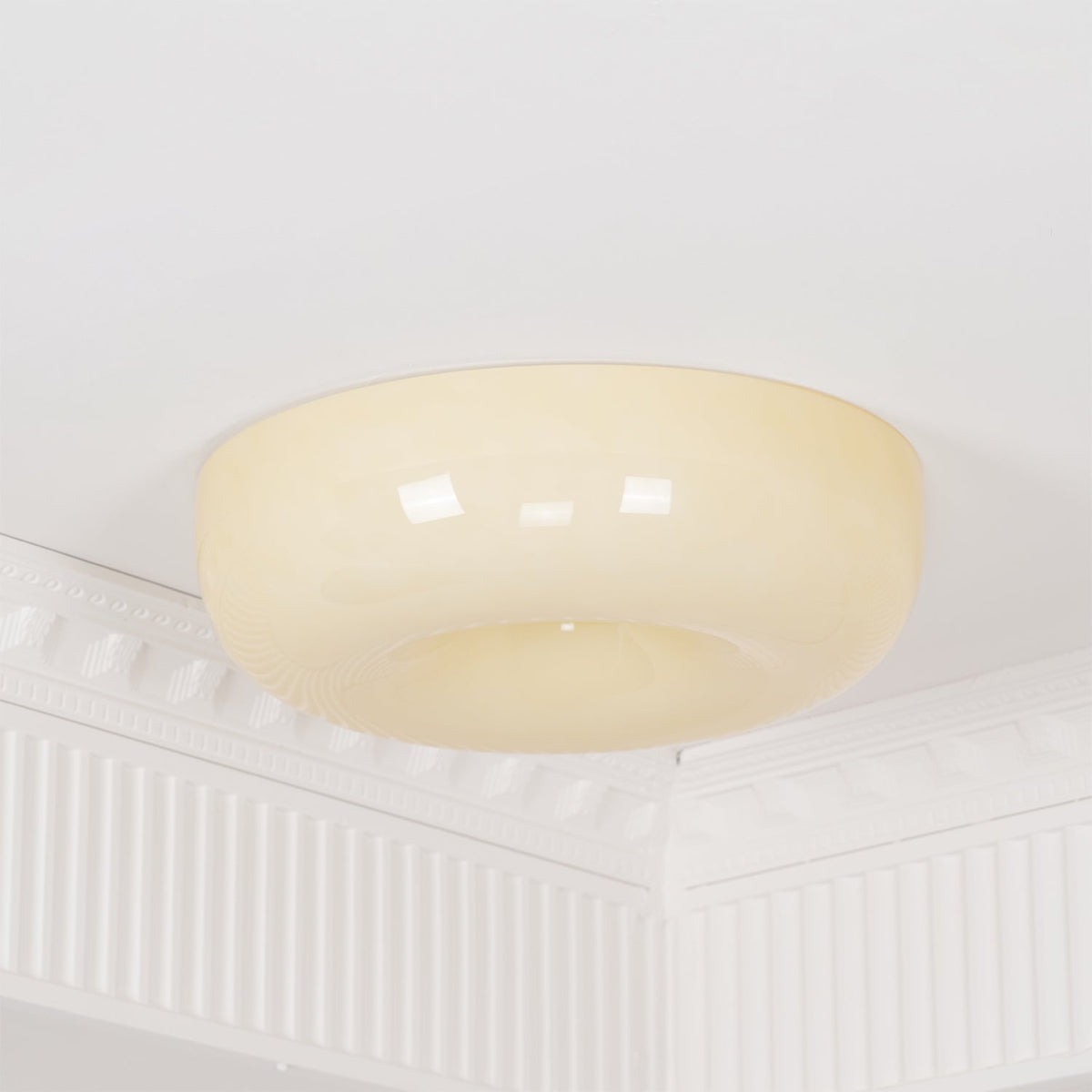 Velisiel Chandelier Cream Pudding with Blown Glass