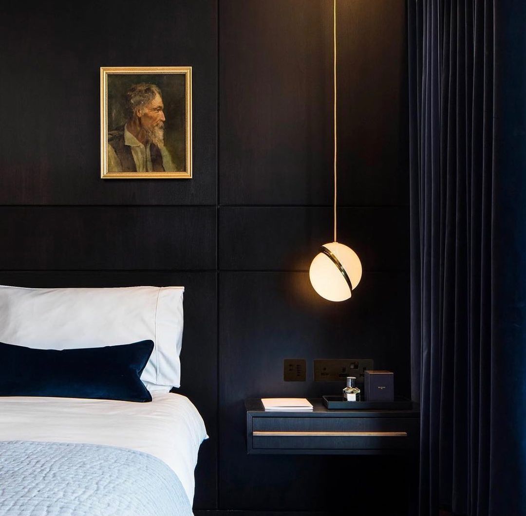 Cavira Pendant Minimalistic Glass Lamp