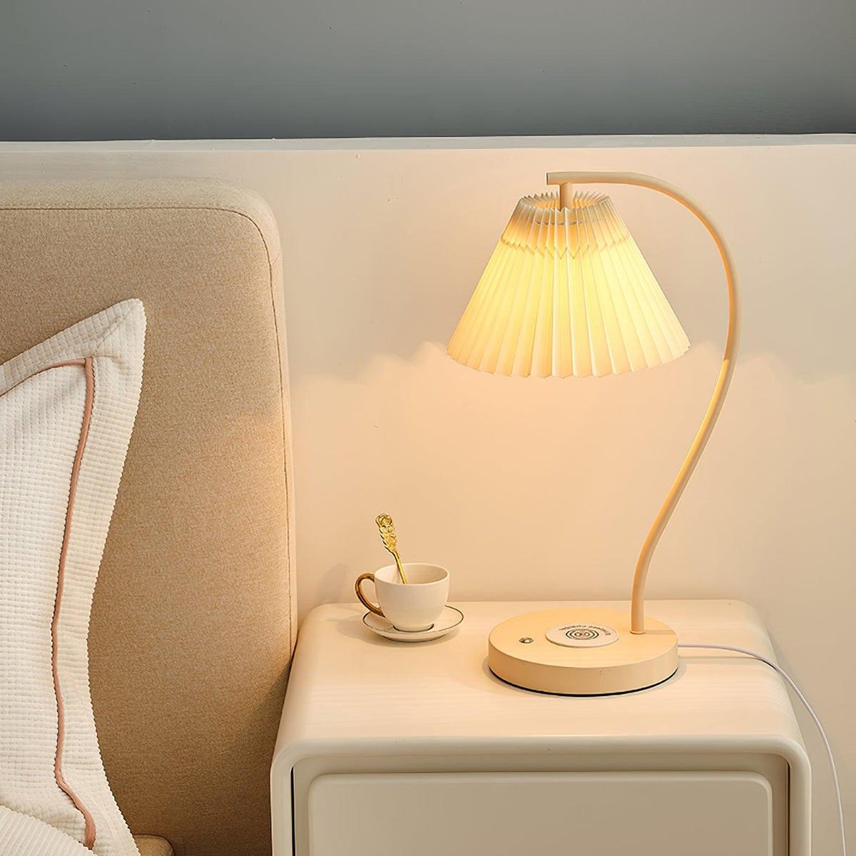 Evlaeus Minimalist Wood Desk Lamp