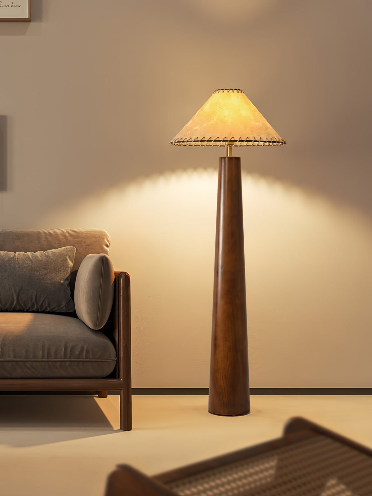 Syleelia Wooden Column Floor Lamp