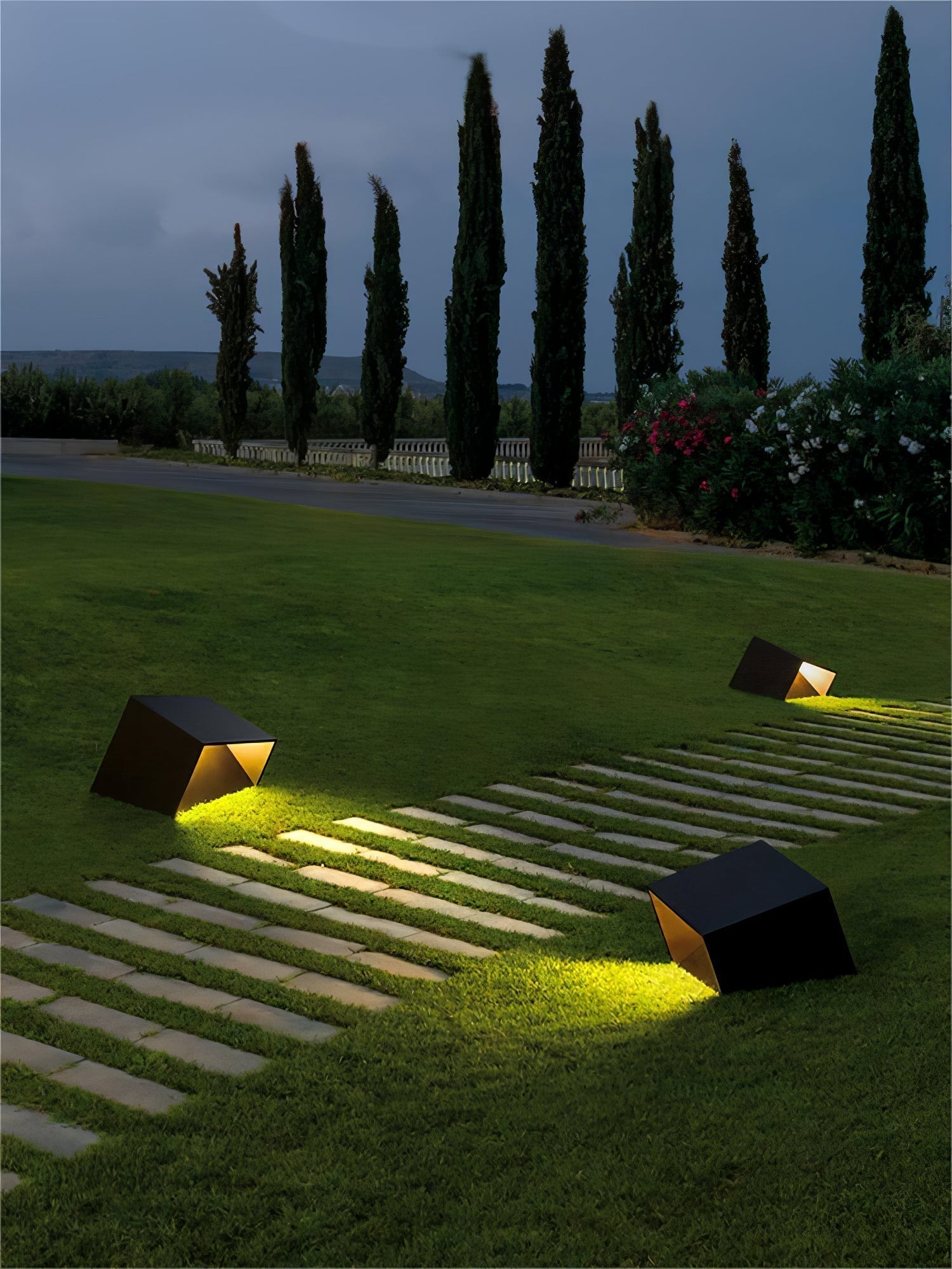 Evsore Unique Cube Garden Solar Outdoor Light