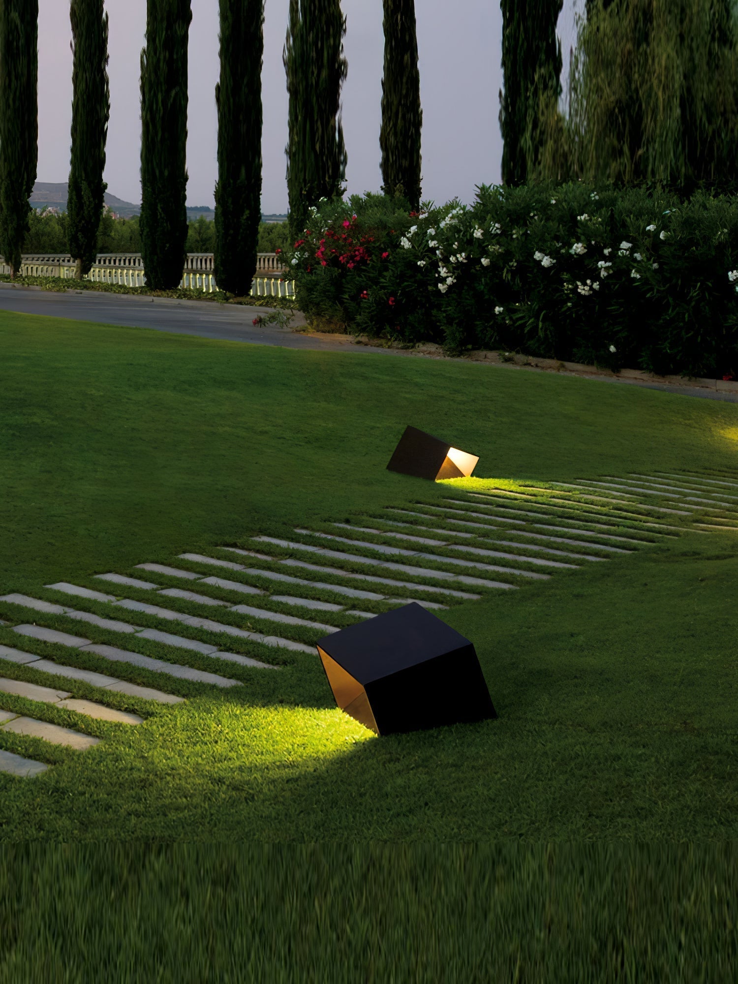 Evsore Unique Cube Garden Solar Outdoor Light