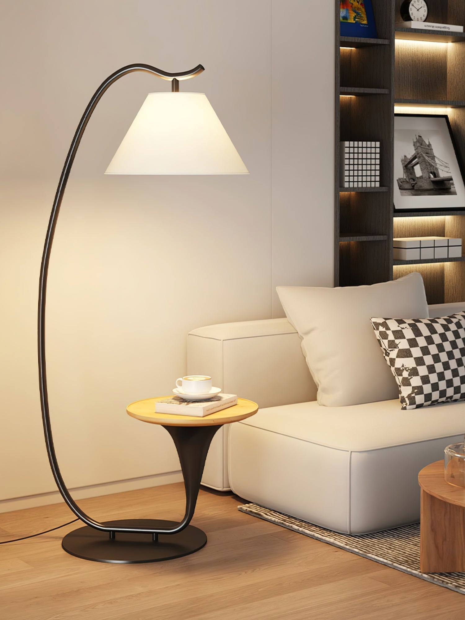 Rivariella Modern Floor Lamp