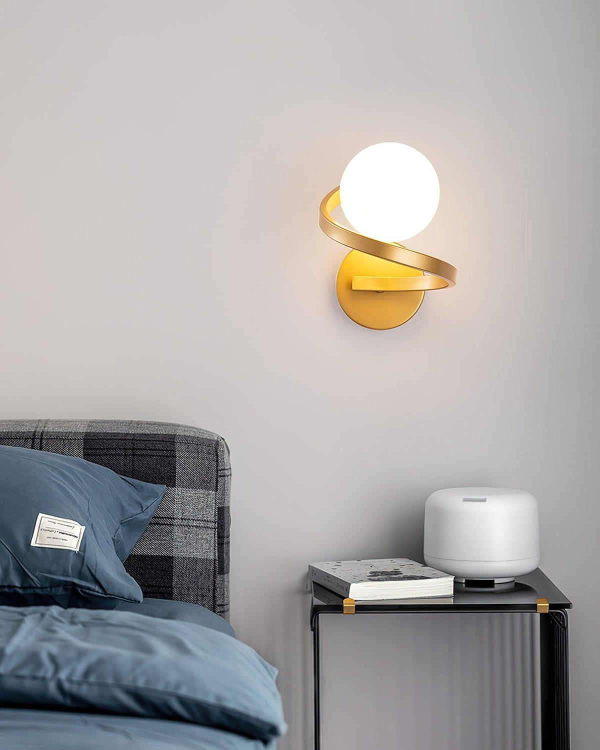Yvian Curved Modern Minimalist Brass Glass Wall Lamp