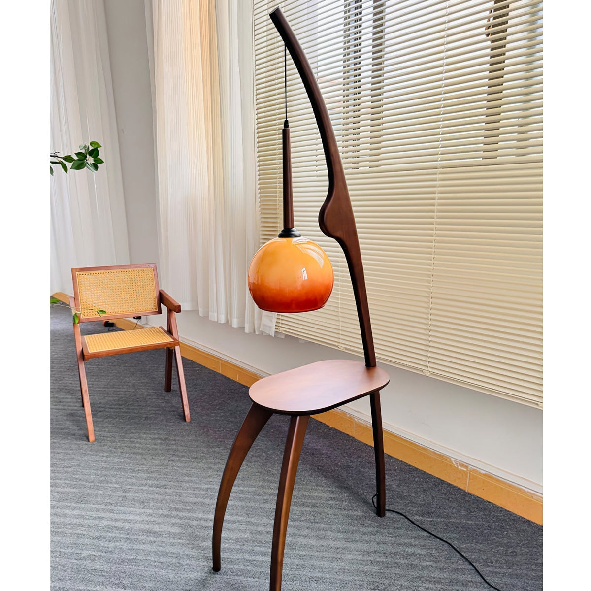 Selisora Curved Mantis Arm Floor Lamp