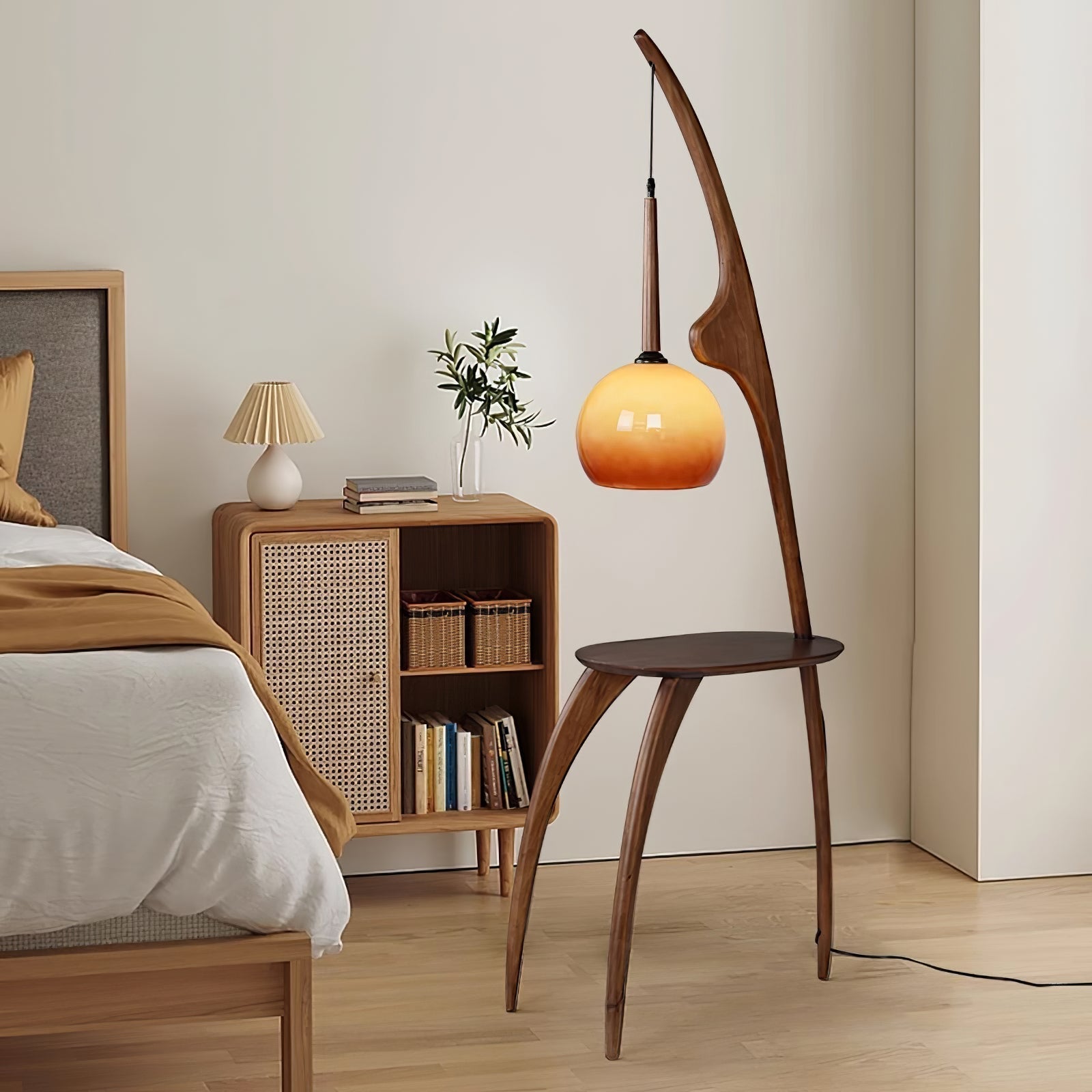 Selisora Curved Mantis Arm Floor Lamp