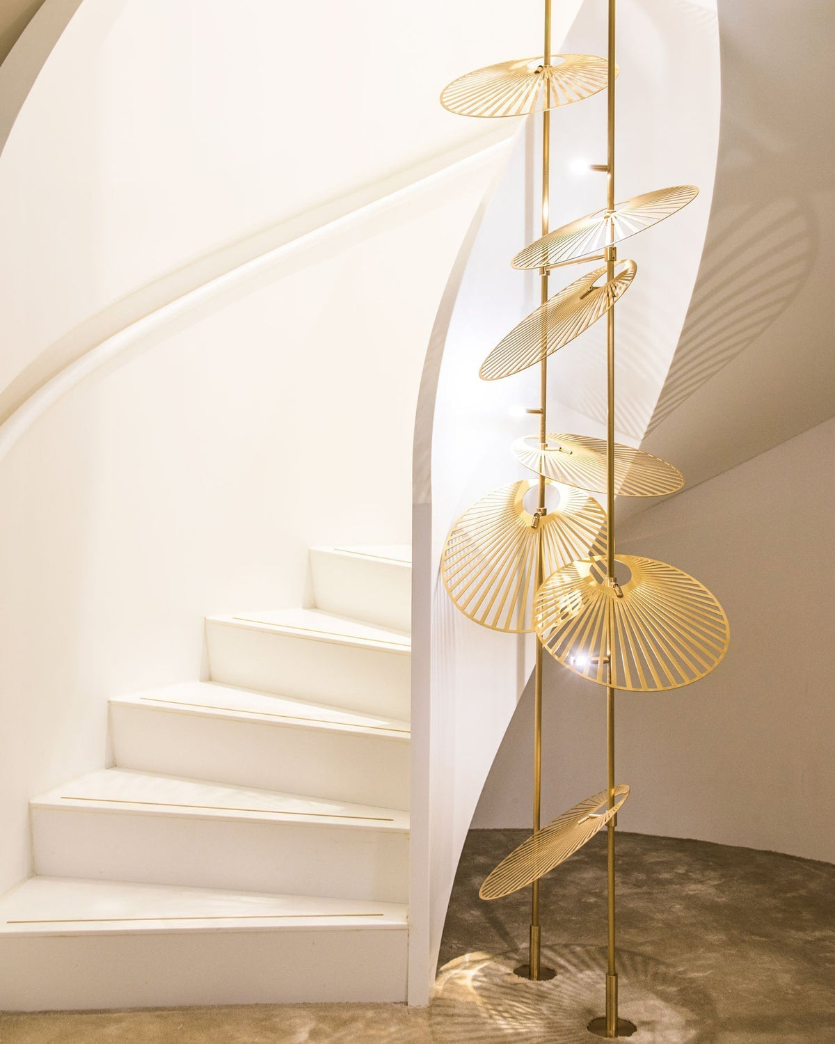 Odoraris Luxury Leaf Chandelier