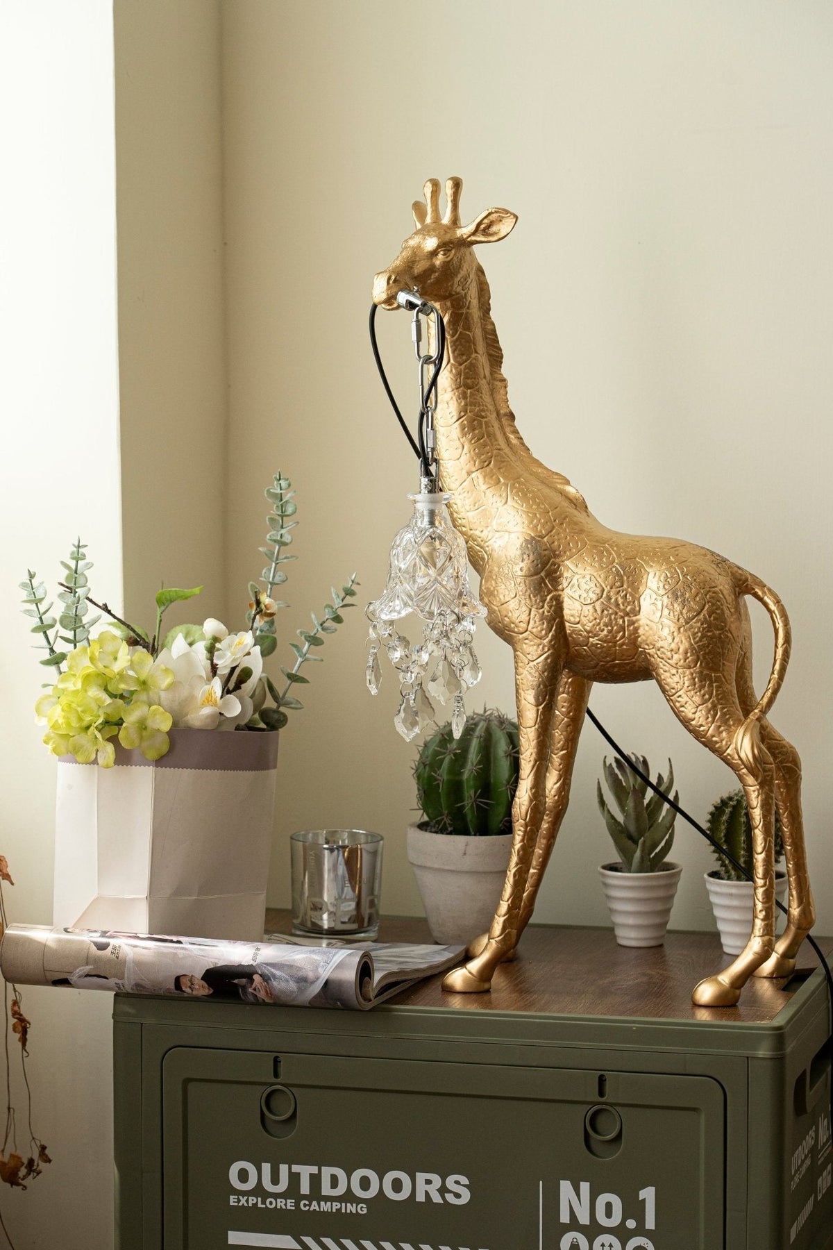 Fexl Luxurious Giraffe Royale Sculpture Floor Lamp